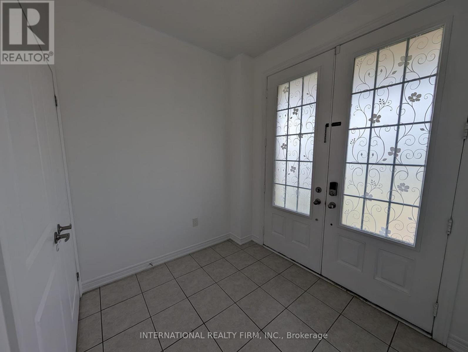 #main - 734 Yarfield Crescent, Newmarket, Ontario  L3X 1C8 - Photo 3 - N13669634