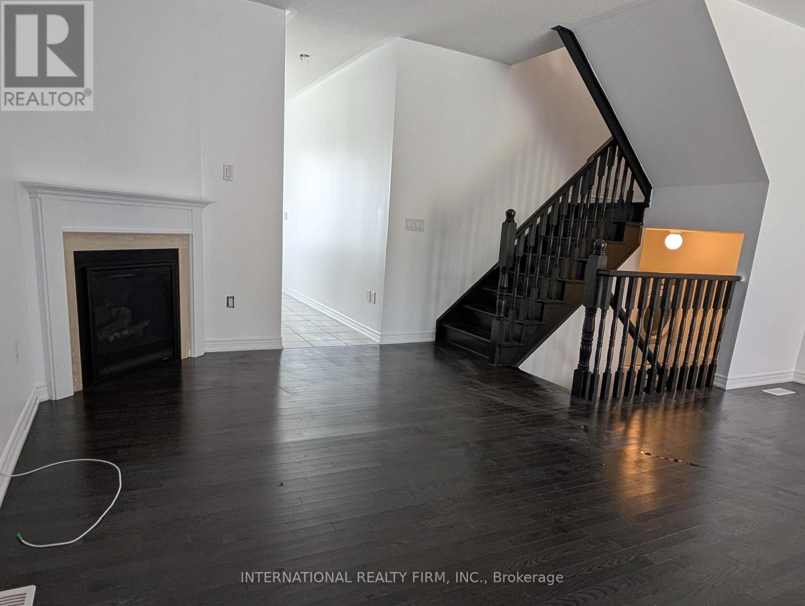 #main - 734 Yarfield Crescent, Newmarket, Ontario  L3X 1C8 - Photo 5 - N13669634
