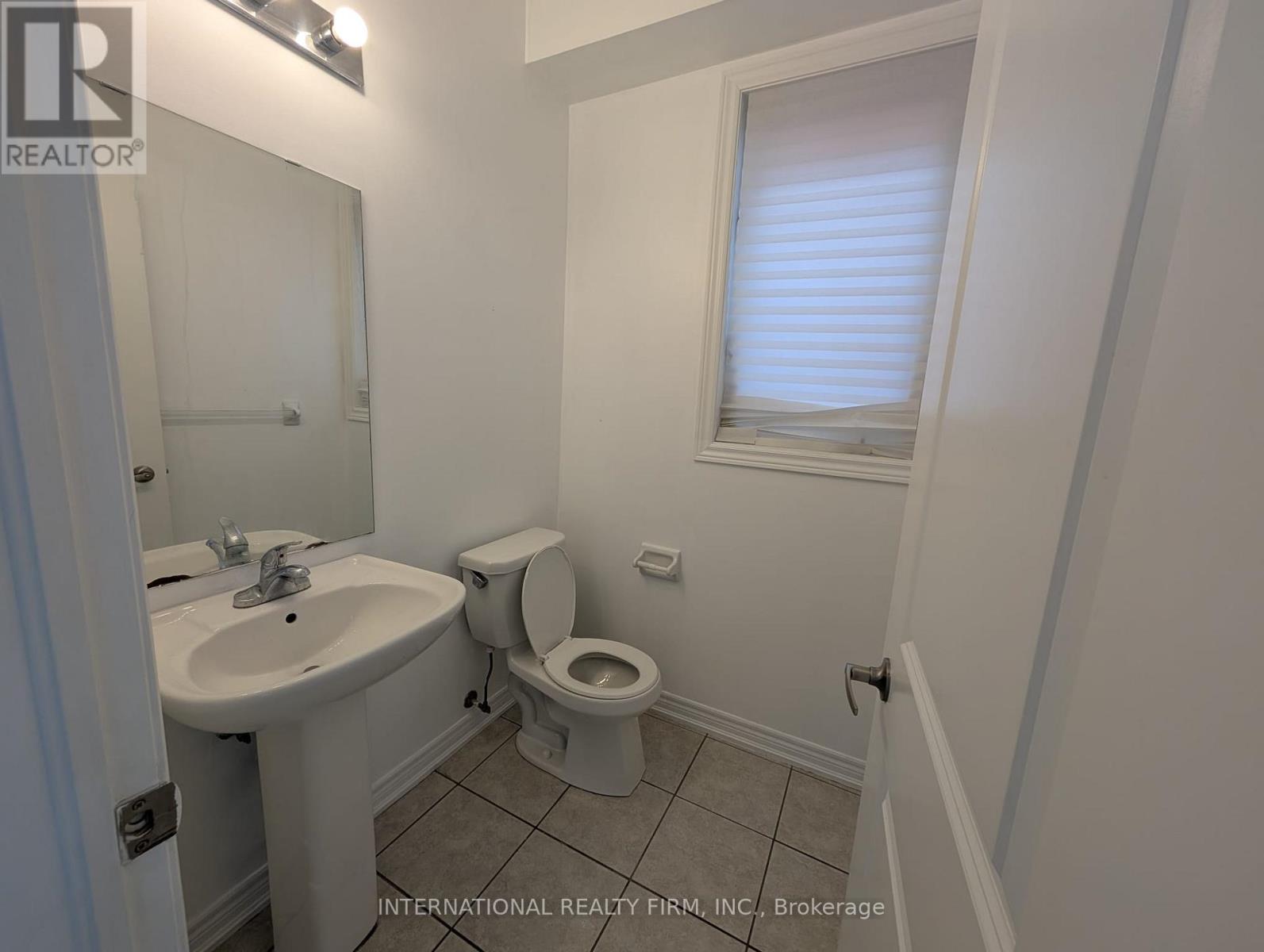 #main - 734 Yarfield Crescent, Newmarket, Ontario  L3X 1C8 - Photo 6 - N13669634