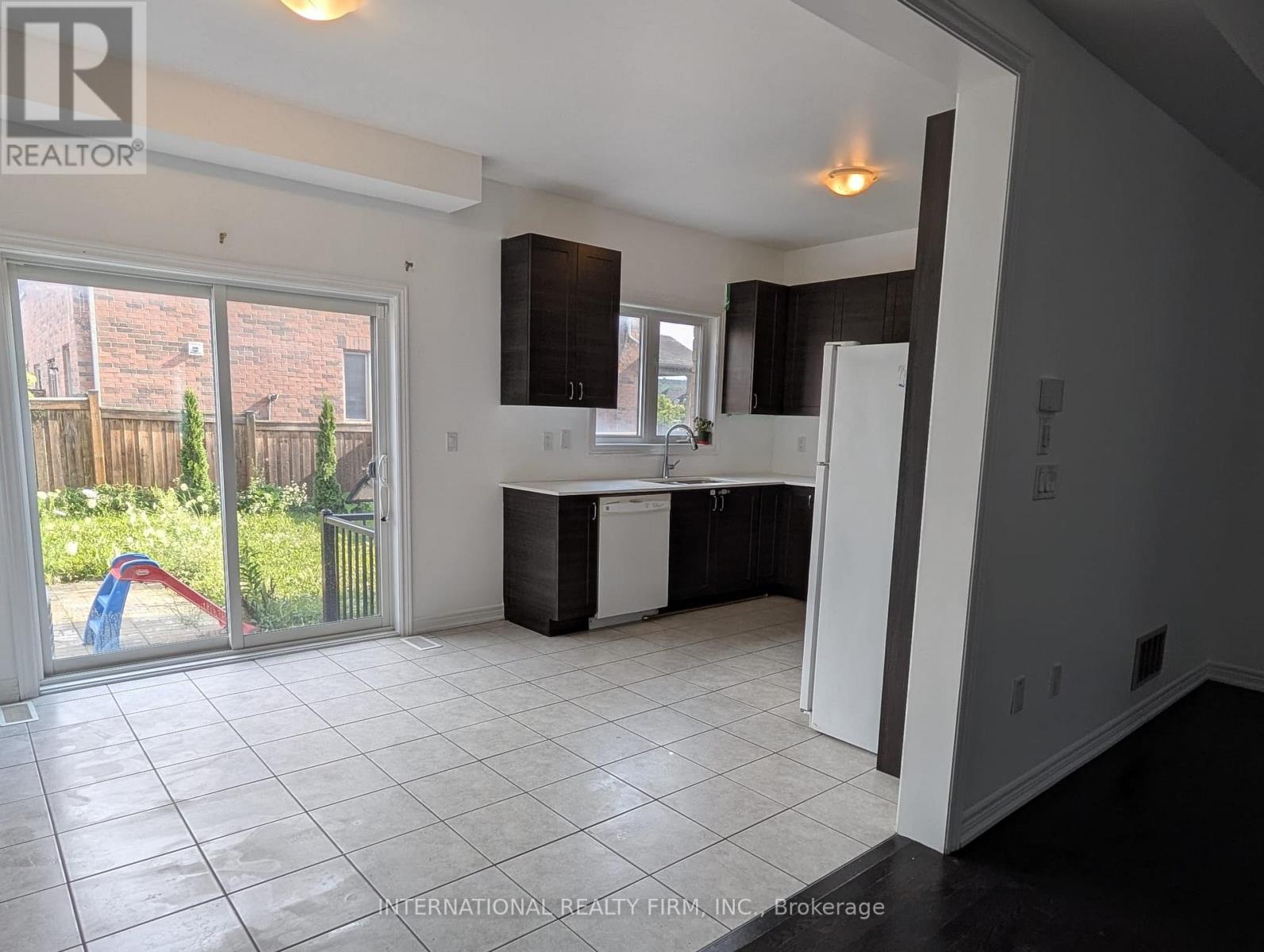 #main - 734 Yarfield Crescent, Newmarket, Ontario  L3X 1C8 - Photo 7 - N13669634