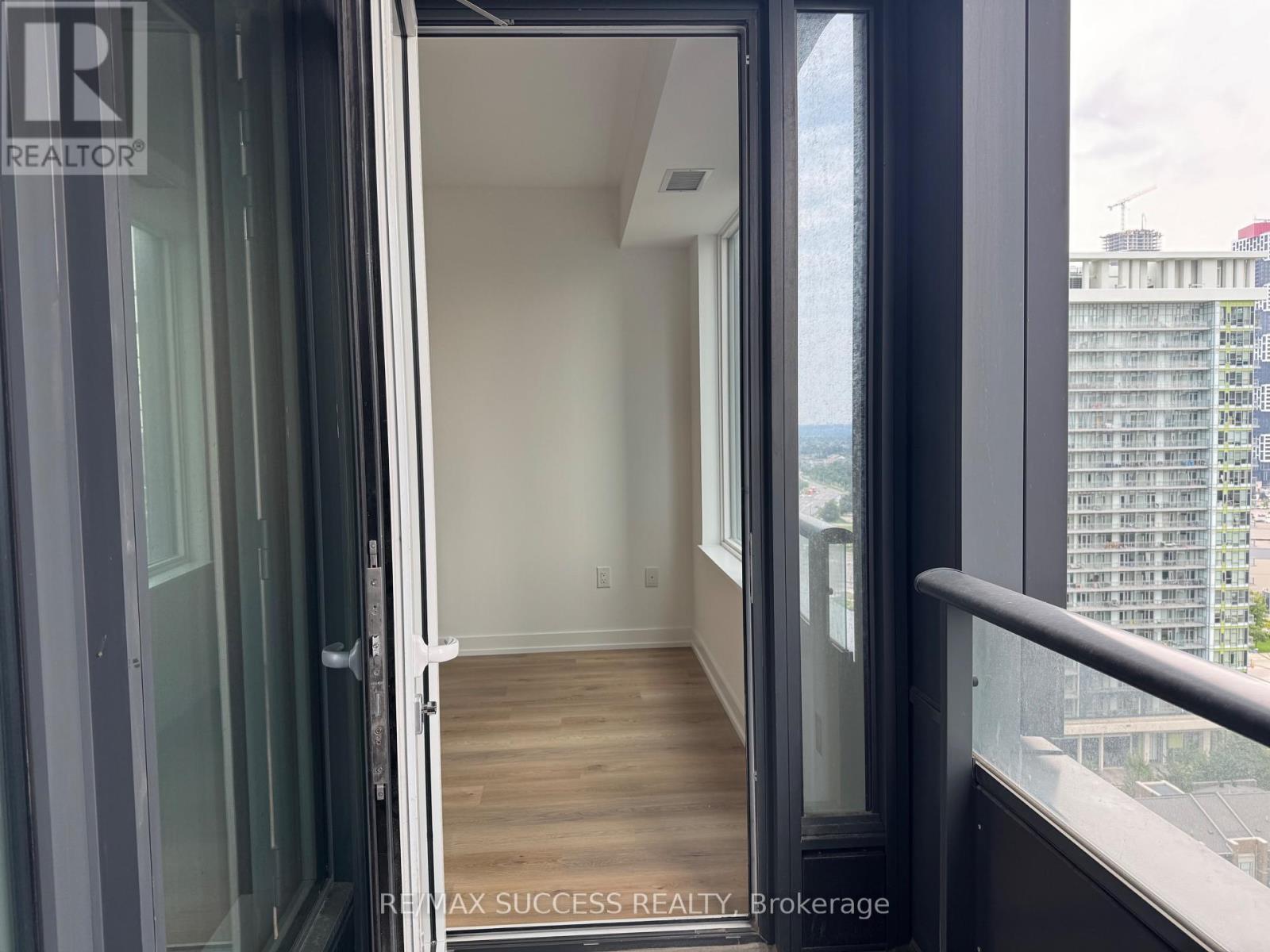 1607 - 395 Square One Drive, Mississauga, Ontario  L5B 0P6 - Photo 22 - W13669636