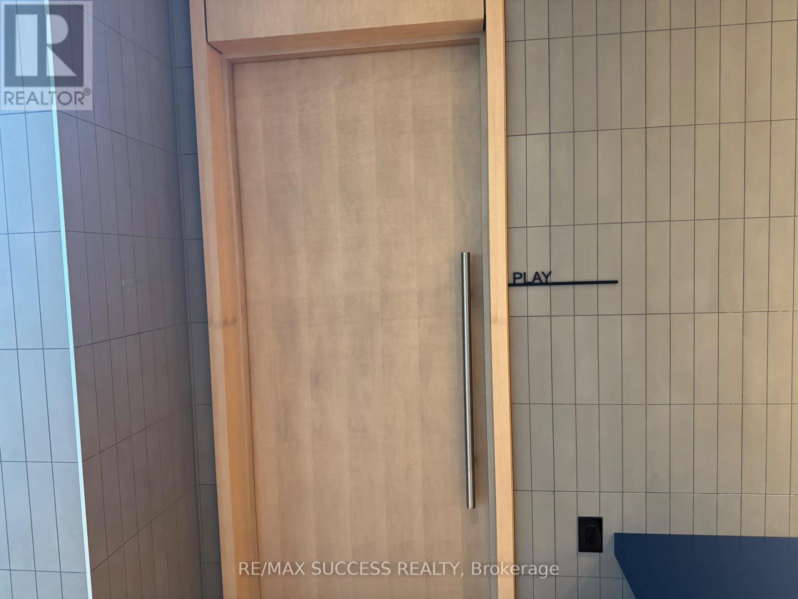 1607 - 395 Square One Drive, Mississauga, Ontario  L5B 0P6 - Photo 37 - W13669636
