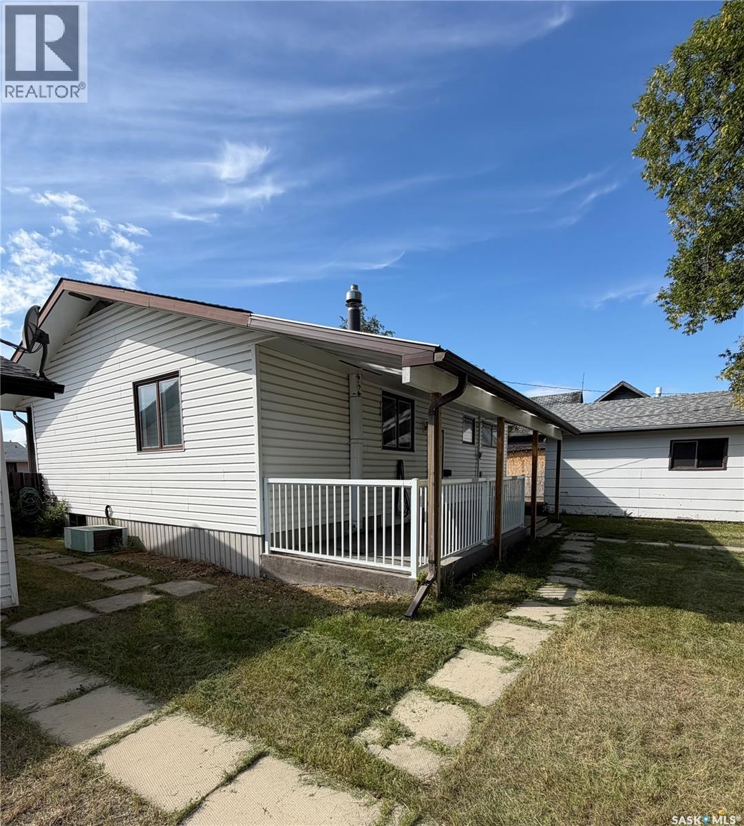 114 Hamjea Street, Hudson Bay, Saskatchewan  S0E 0Y0 - Photo 42 - SK045315