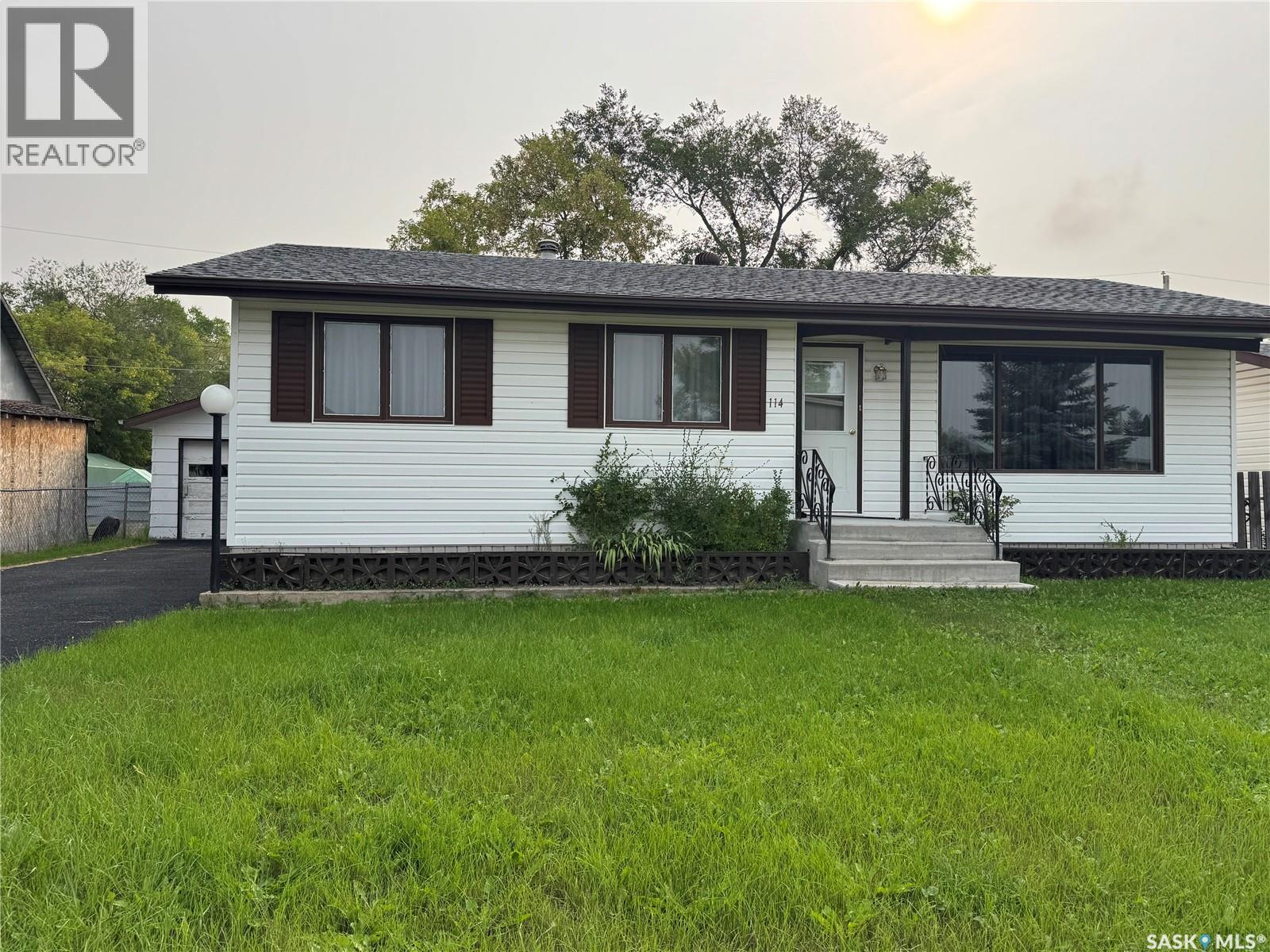 114 Hamjea Street, Hudson Bay, Saskatchewan  S0E 0Y0 - Photo 47 - SK045315
