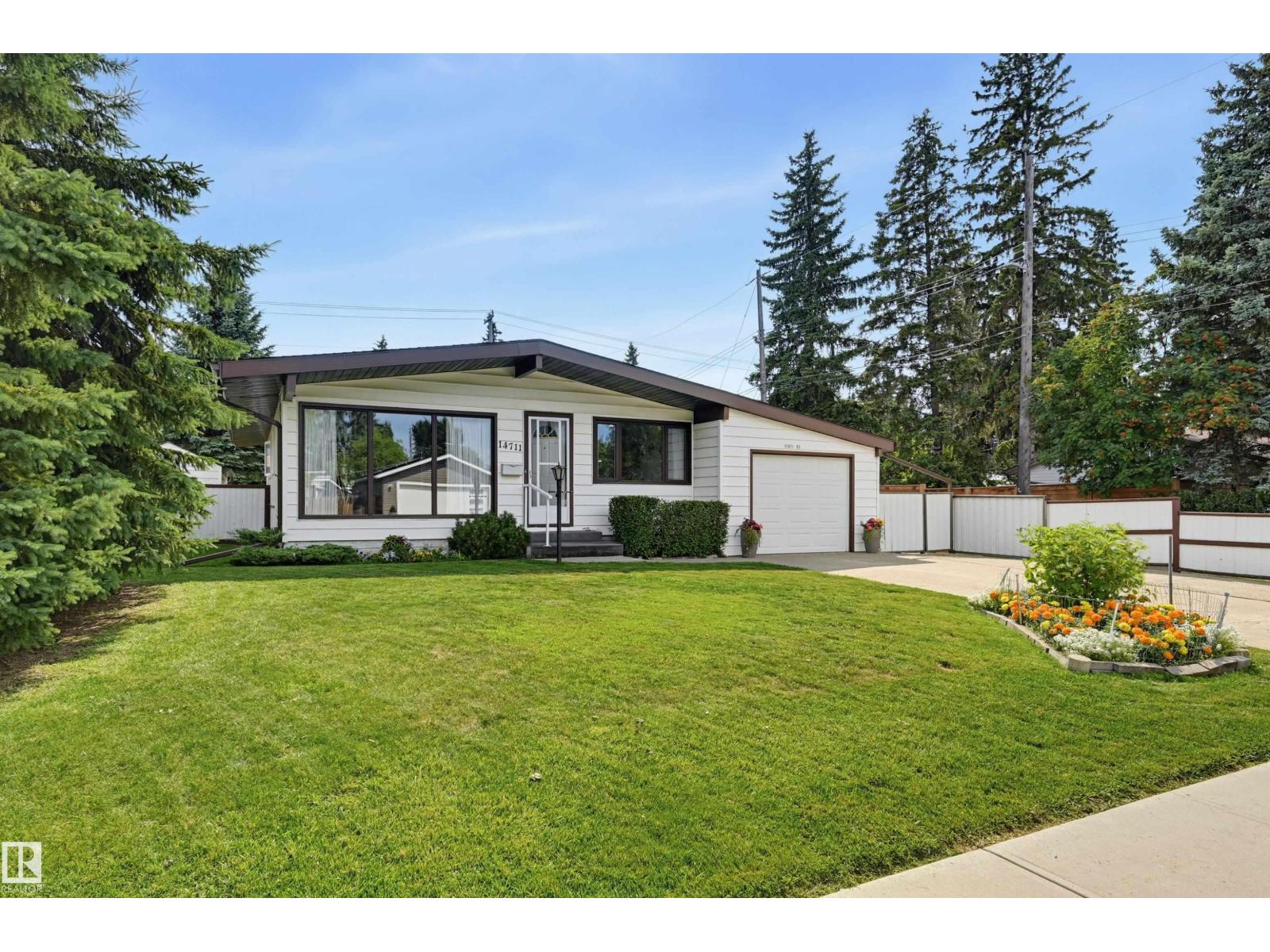 14711 82 AV NW, edmonton, Alberta