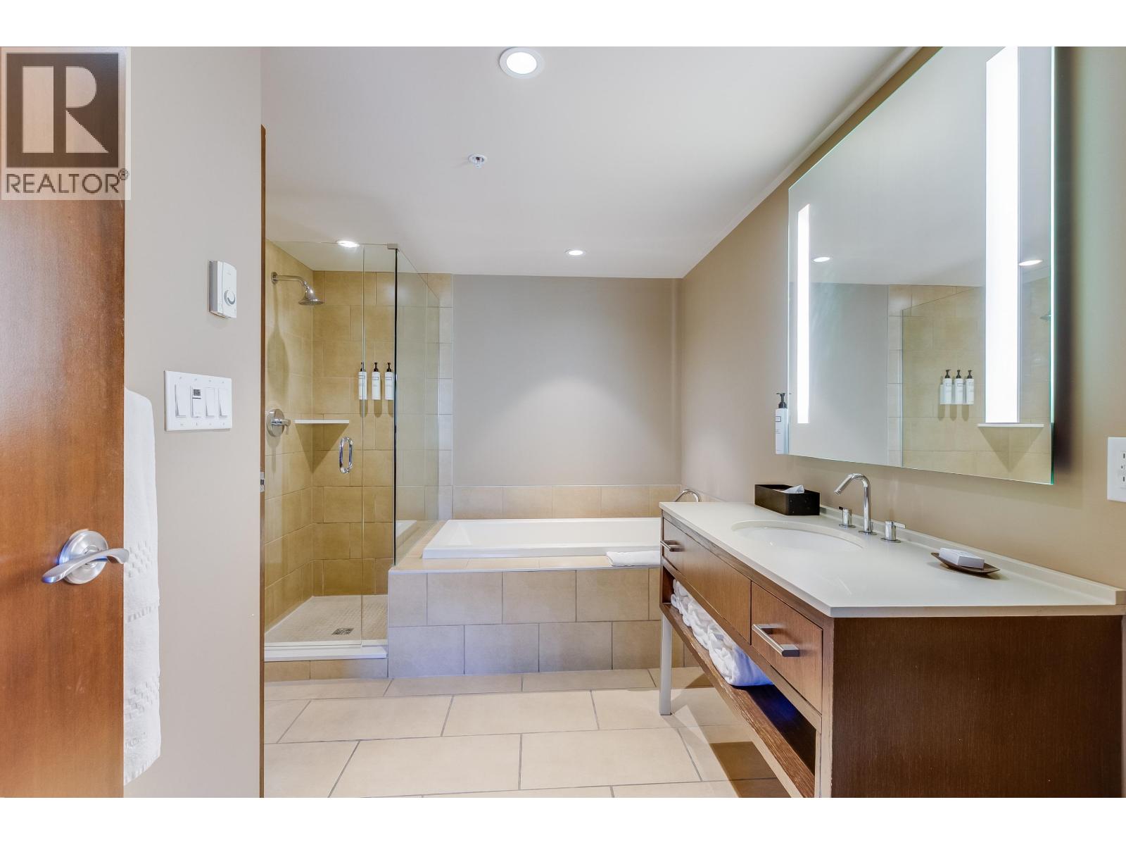 314a 2020 London Lane, Whistler, British Columbia  V0N 1B2 - Photo 8 - R3155375