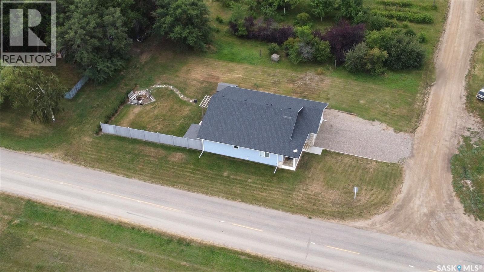 203 Broadway Avenue, Broderick, Saskatchewan  S0H 0L0 - Photo 2 - SK045399