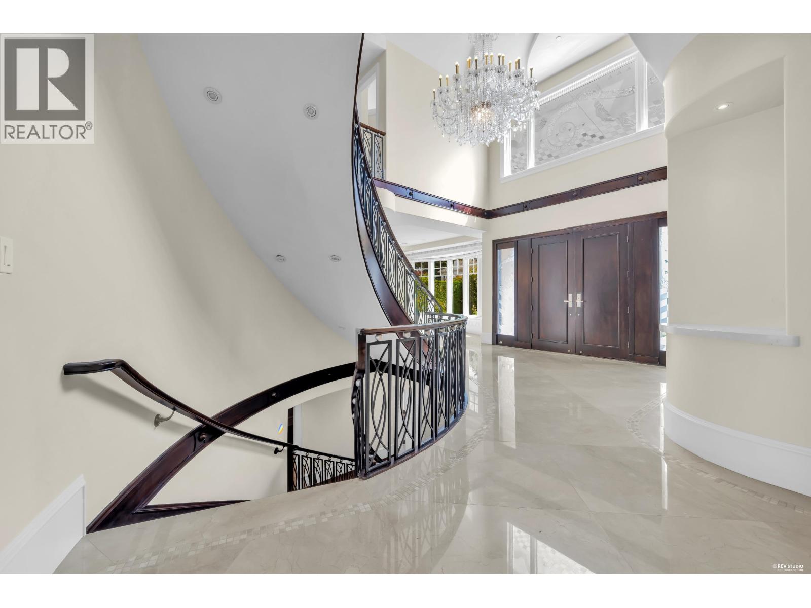 6599 Churchill Street, Vancouver, British Columbia  V6P 5B2 - Photo 2 - R3155253