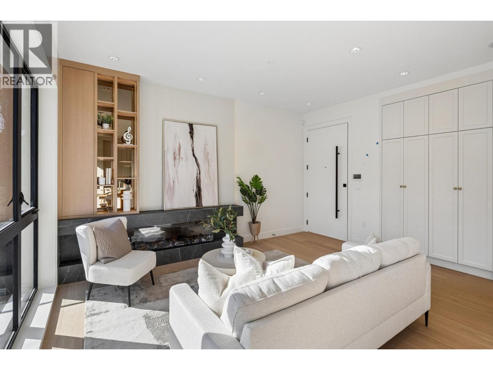 2 3036 W 13th Avenue, Vancouver, British Columbia  V6K 2V2 - Photo 3 - R3139574