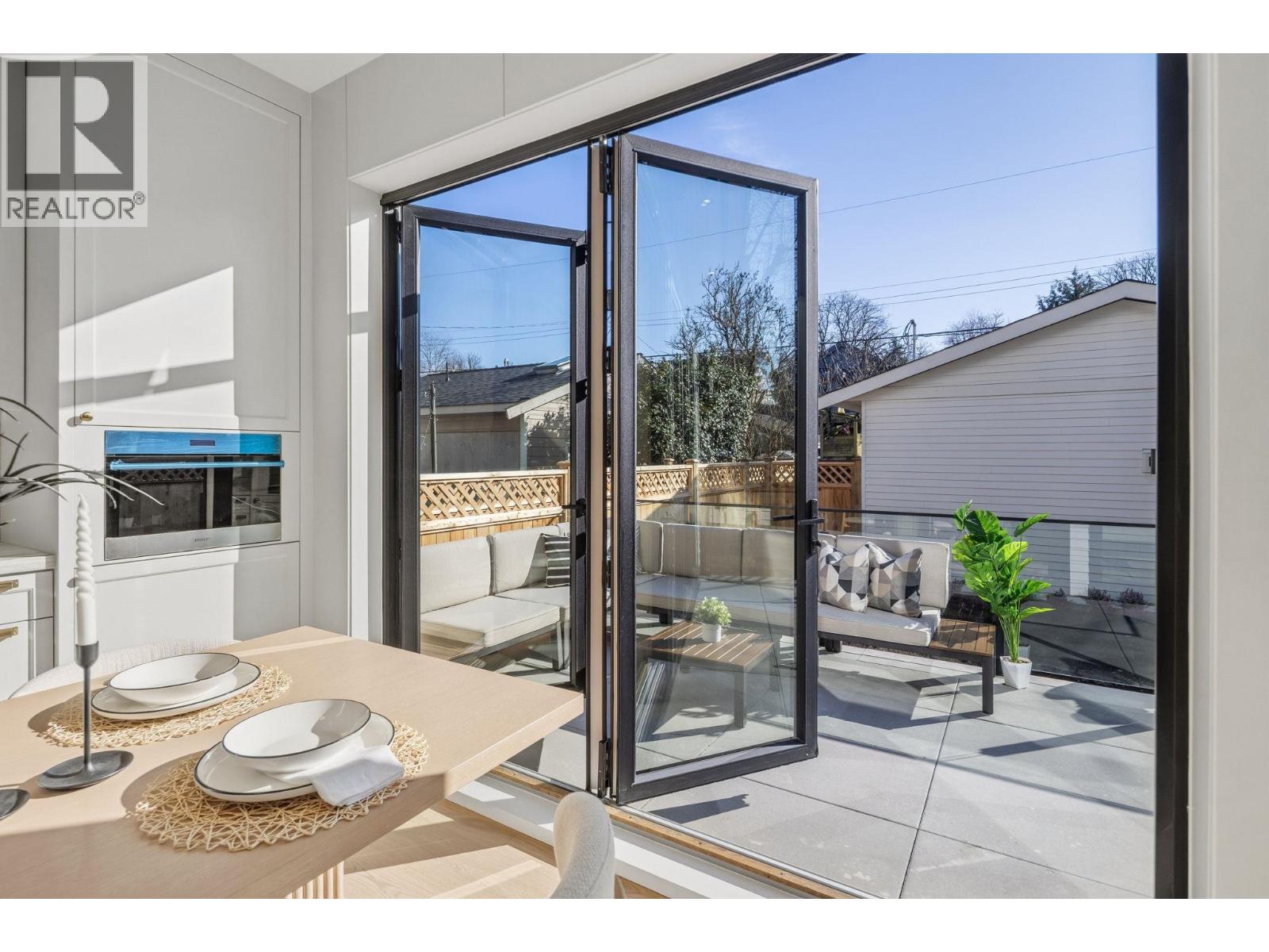 2 3036 W 13th Avenue, Vancouver, British Columbia  V6K 2V2 - Photo 13 - R3139574