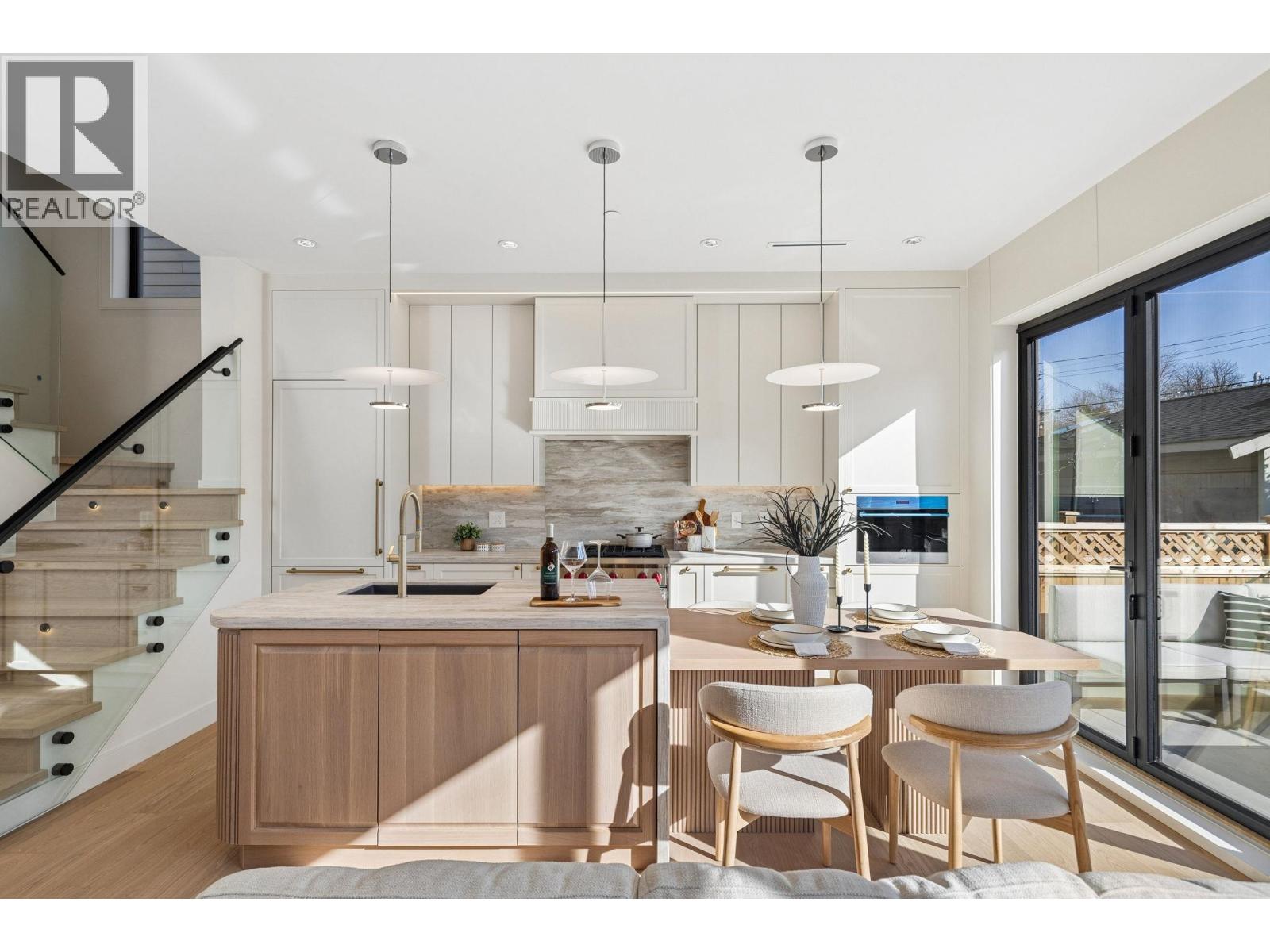 2 3036 W 13th Avenue, Vancouver, British Columbia  V6K 2V2 - Photo 8 - R3139574