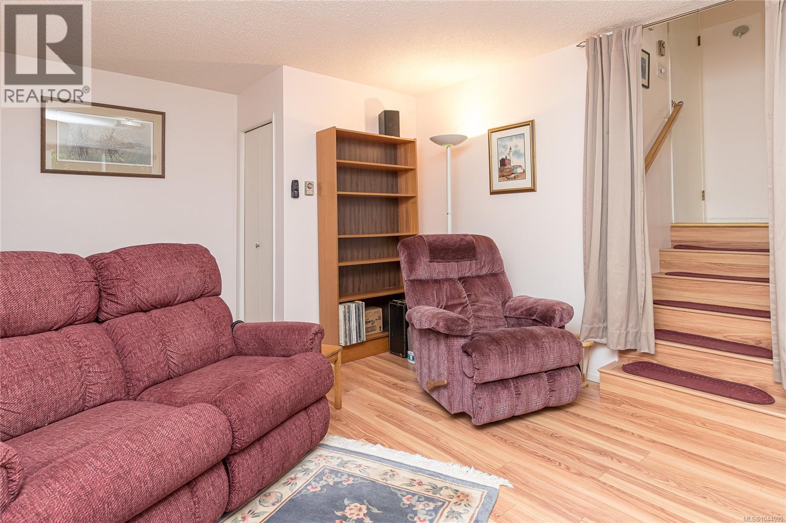 986 Lucas Ave, Saanich, British Columbia V8X 4H5 - Photo 25 - 1044095