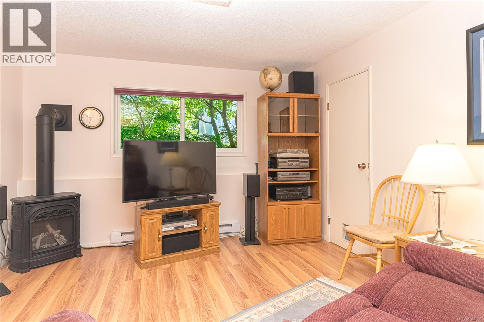 986 Lucas Ave, Saanich, British Columbia V8X 4H5 - Photo 26 - 1044095