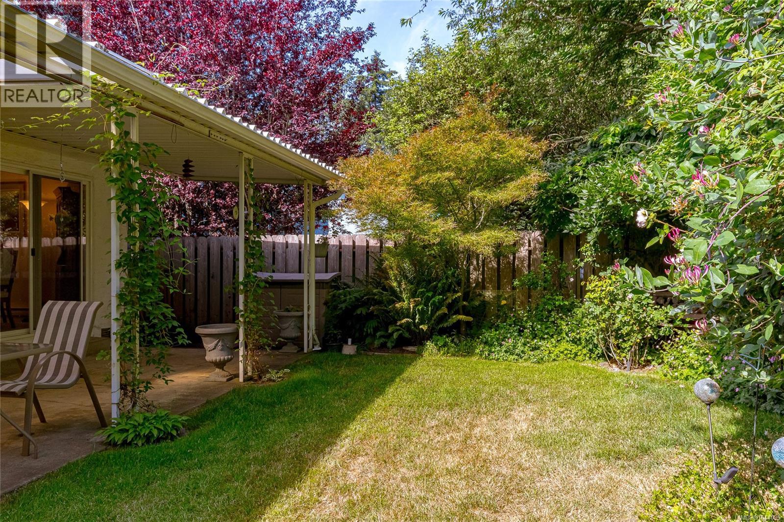 986 Lucas Ave, Saanich, British Columbia V8X 4H5 - Photo 31 - 1044095