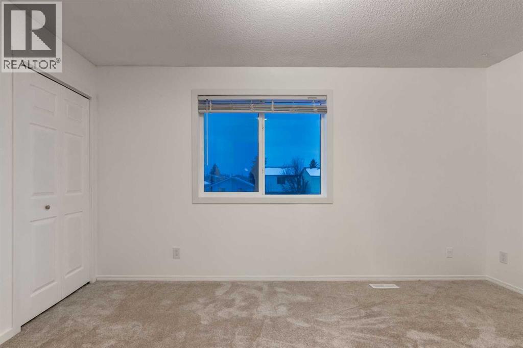 33 Martindale Court NE, Calgary, Alberta  T3J 2V8 - Photo 13 - A2327184