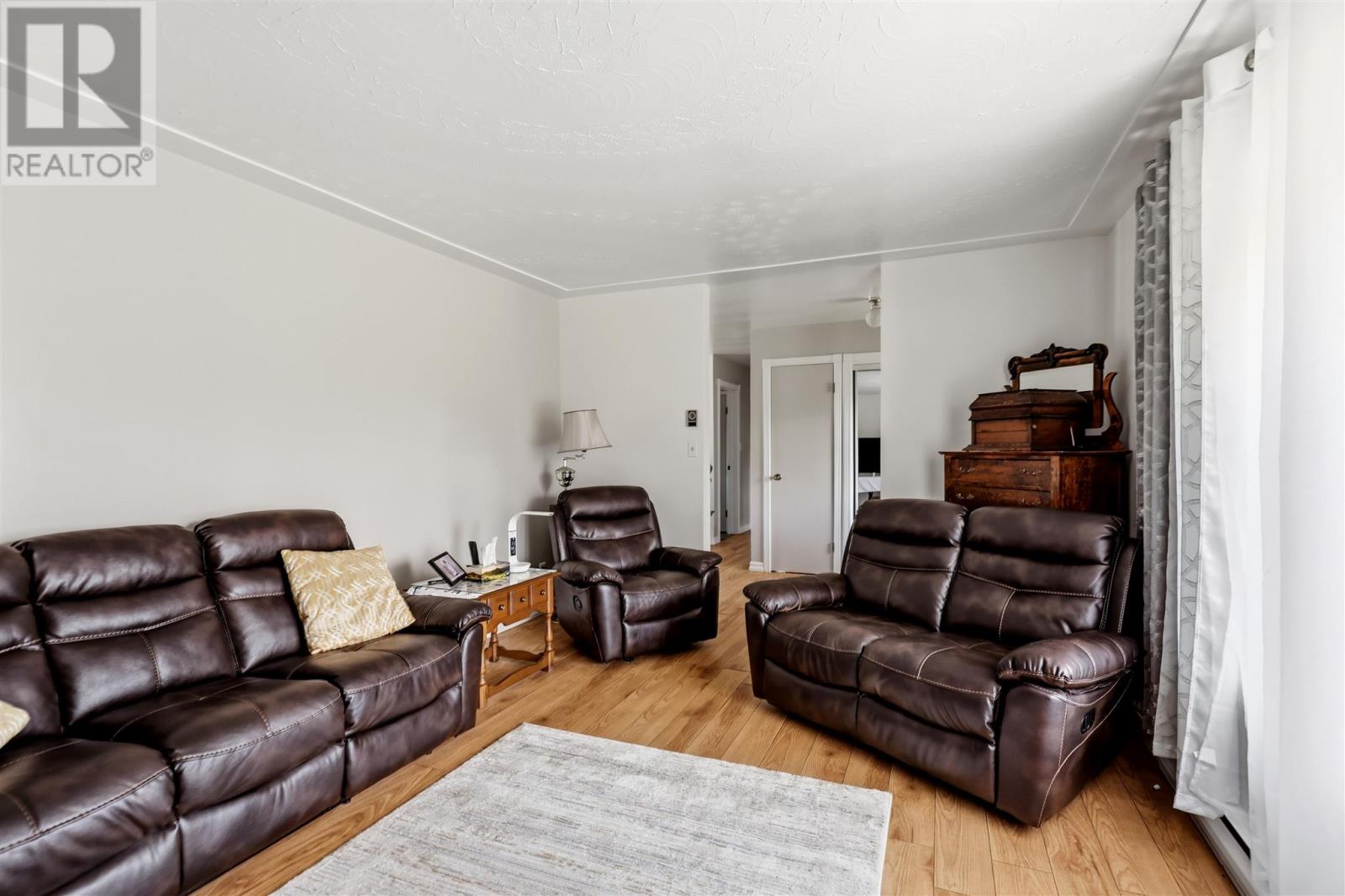 305 Moss Rd, Sault Ste. Marie, Ontario  P6A 5K8 - Photo 5 - SM261942