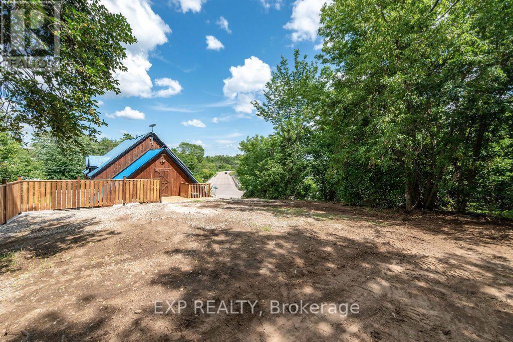12595 Lanark Road, Greater Madawaska, Ontario  K0J 1H0 - Photo 11 - X13669722