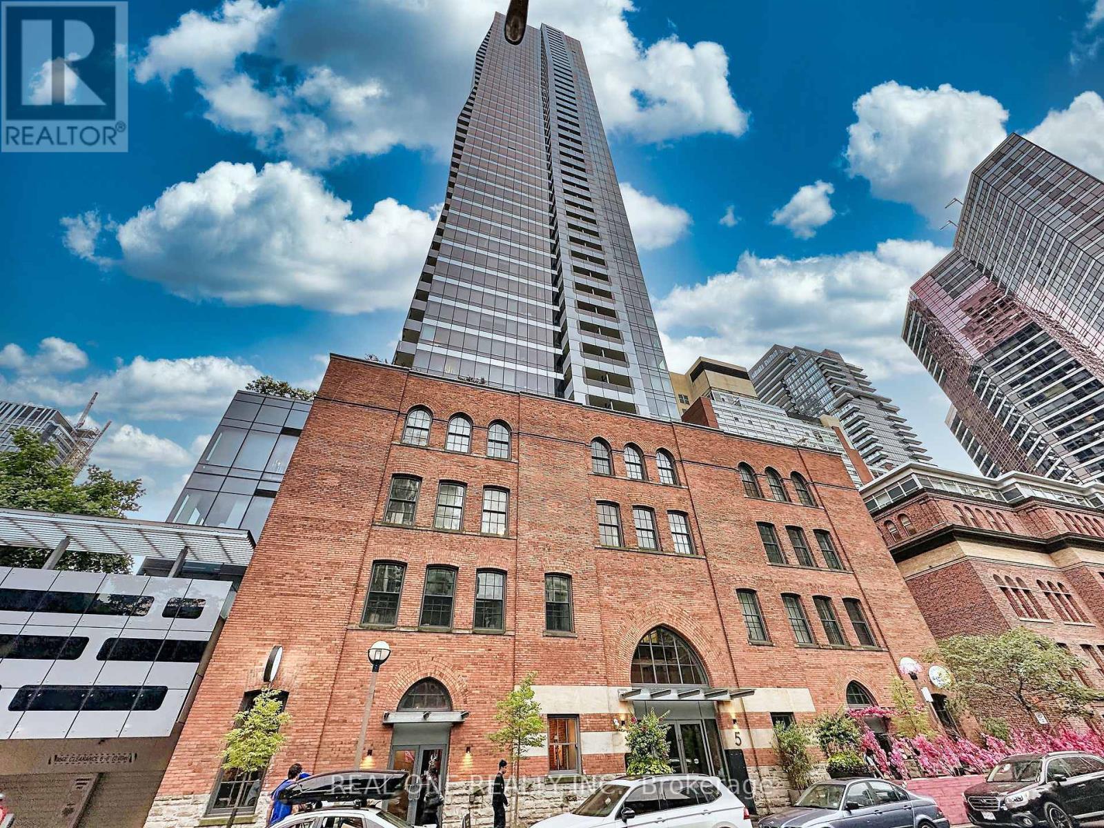 LPH4706 - 5 ST. JOSEPH STREET, Toronto, Ontario