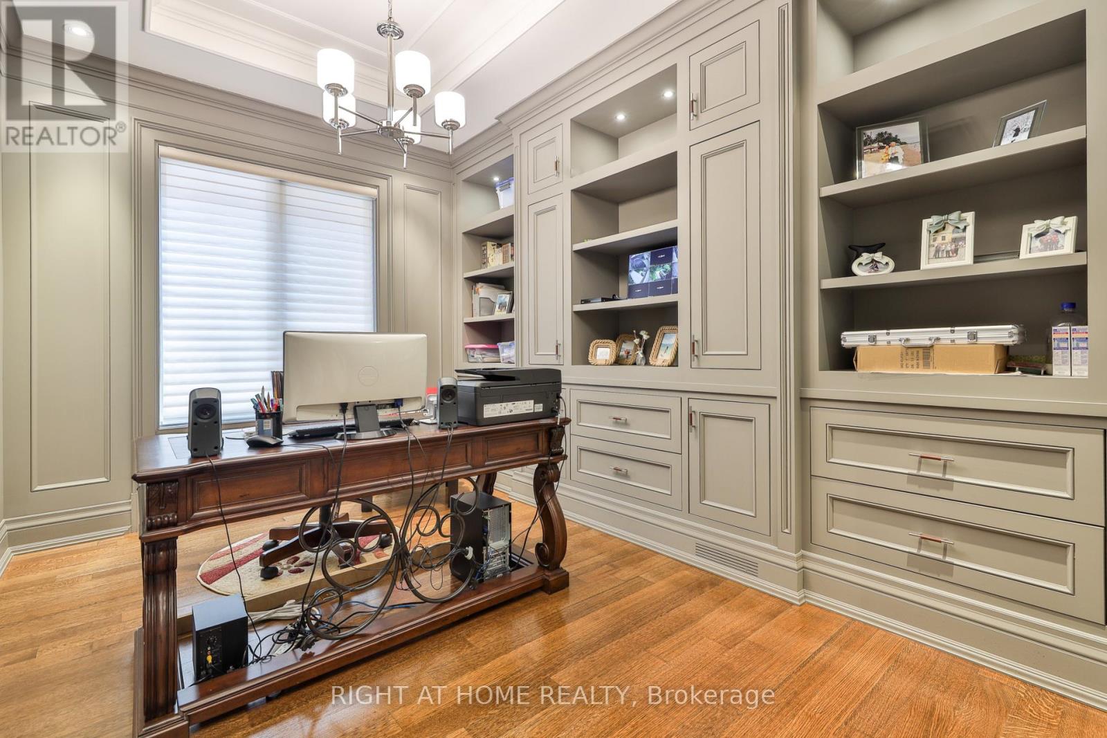 154 Munro Boulevard, Toronto, Ontario  M2P 1C8 - Photo 10 - C13669652