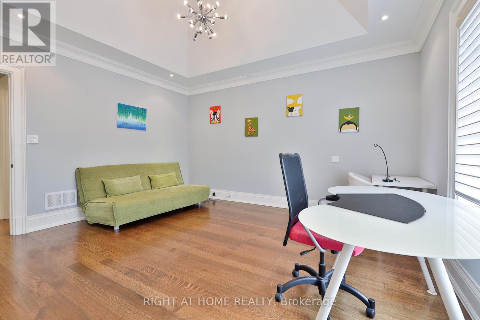 154 Munro Boulevard, Toronto, Ontario  M2P 1C8 - Photo 25 - C13669652