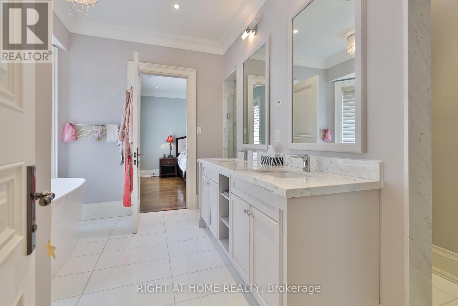 154 Munro Boulevard, Toronto, Ontario  M2P 1C8 - Photo 26 - C13669652