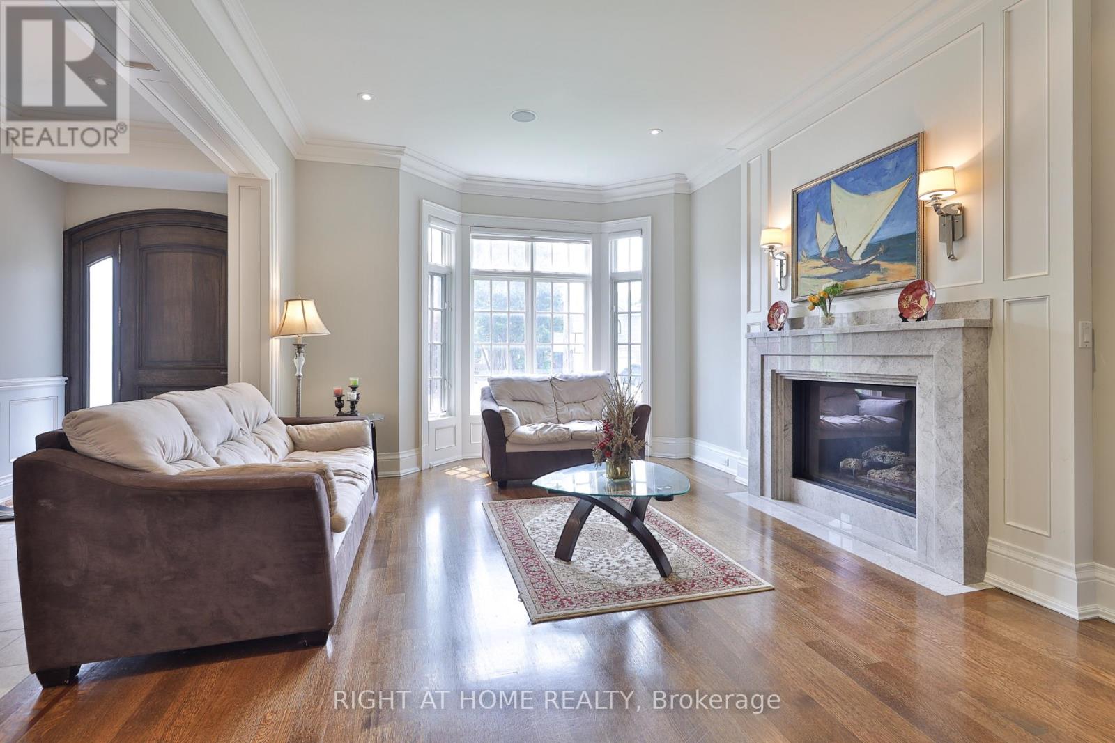 154 Munro Boulevard, Toronto, Ontario  M2P 1C8 - Photo 3 - C13669652