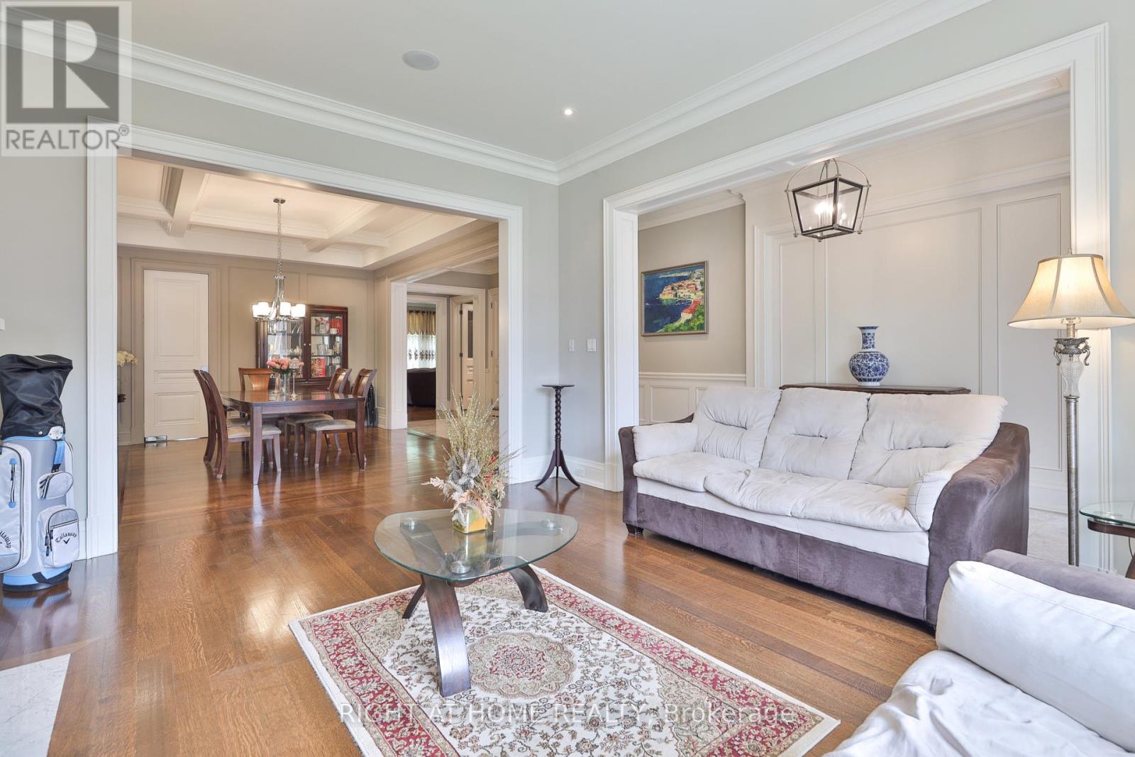 154 Munro Boulevard, Toronto, Ontario  M2P 1C8 - Photo 4 - C13669652