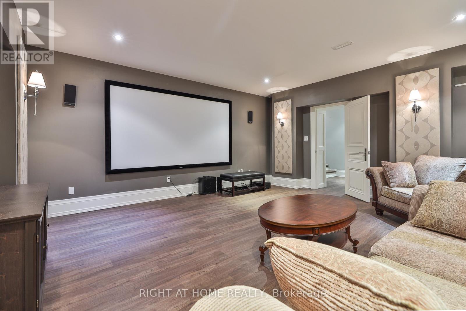154 Munro Boulevard, Toronto, Ontario  M2P 1C8 - Photo 41 - C13669652