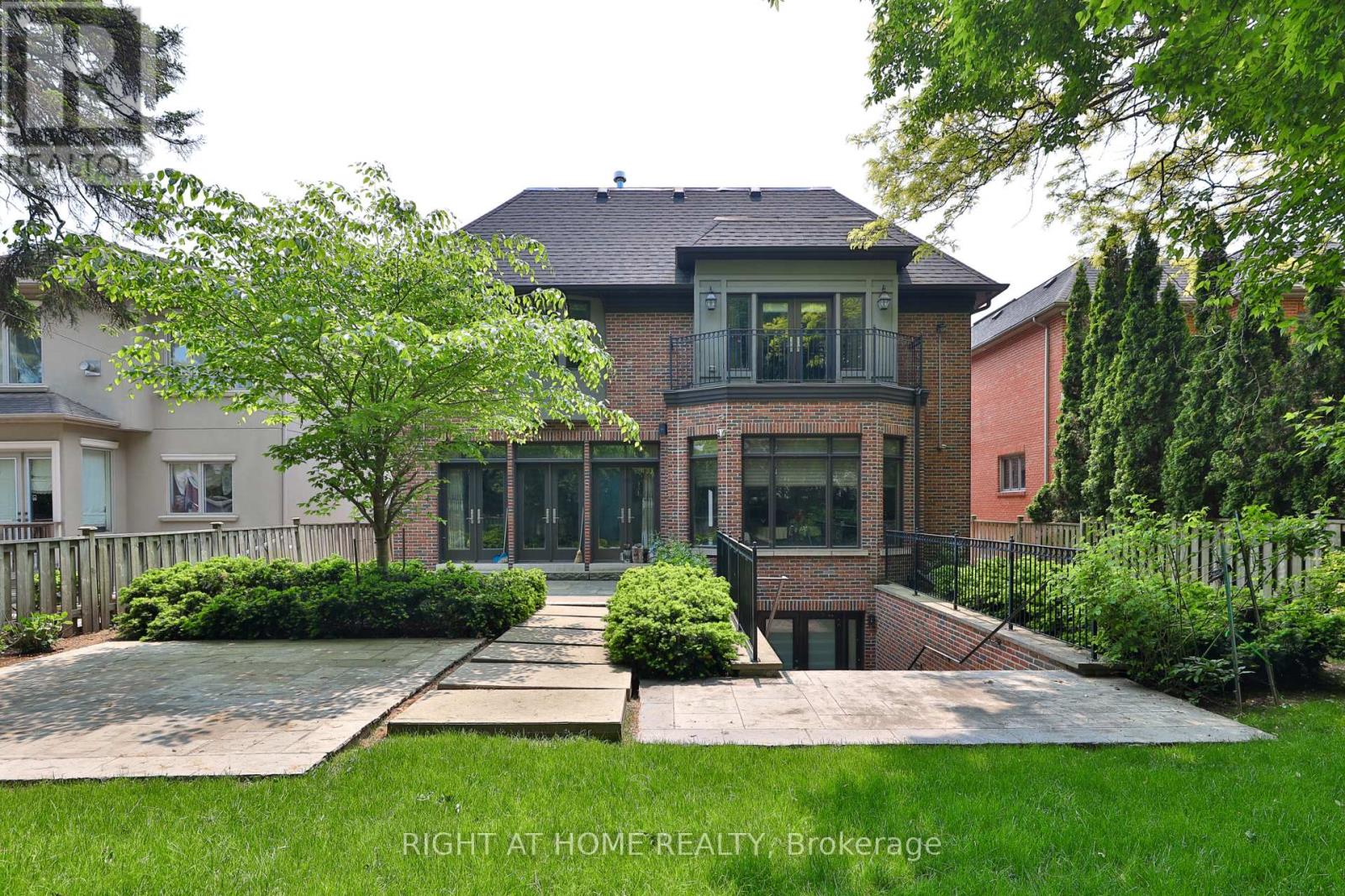 154 Munro Boulevard, Toronto, Ontario  M2P 1C8 - Photo 43 - C13669652