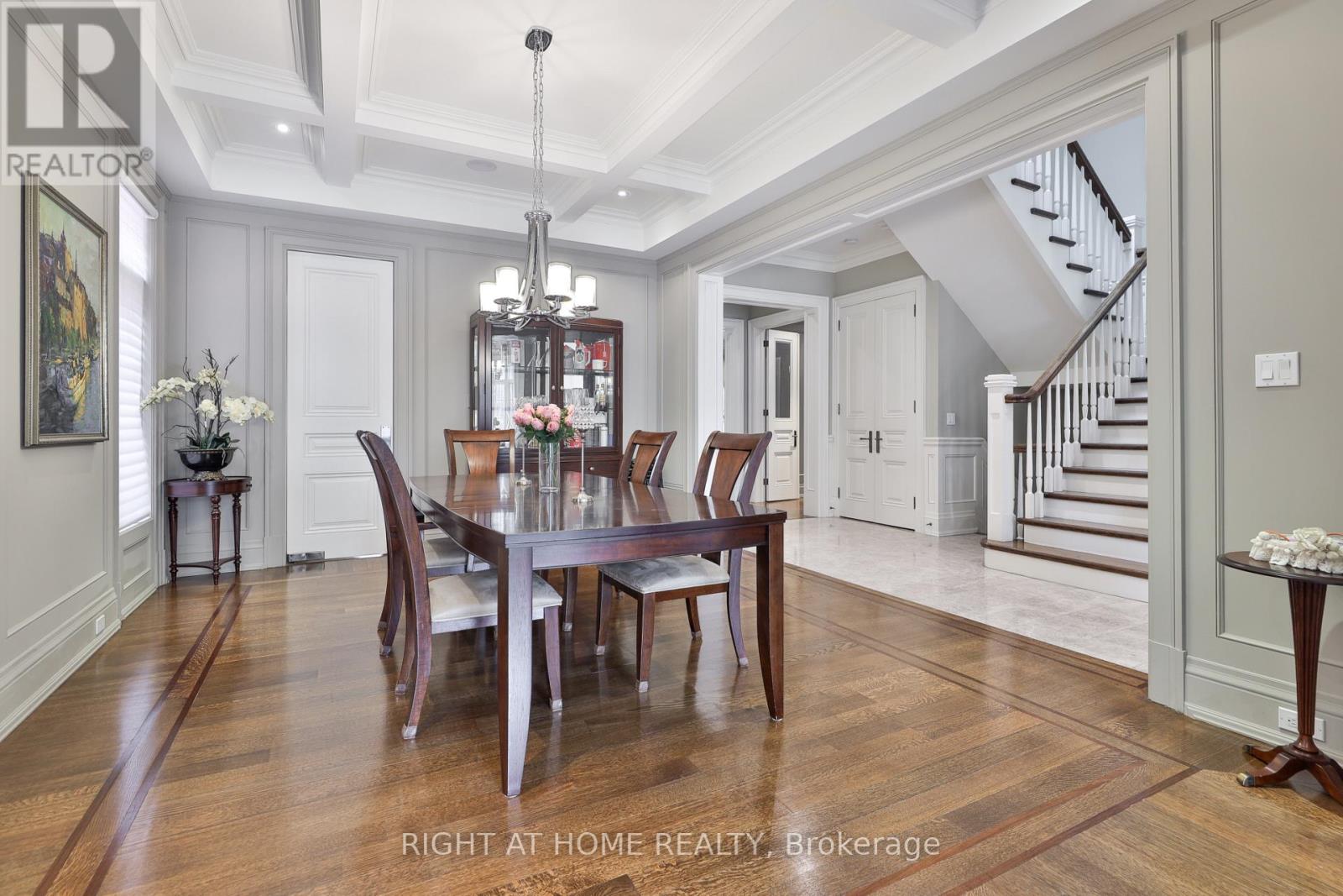 154 Munro Boulevard, Toronto, Ontario  M2P 1C8 - Photo 6 - C13669652