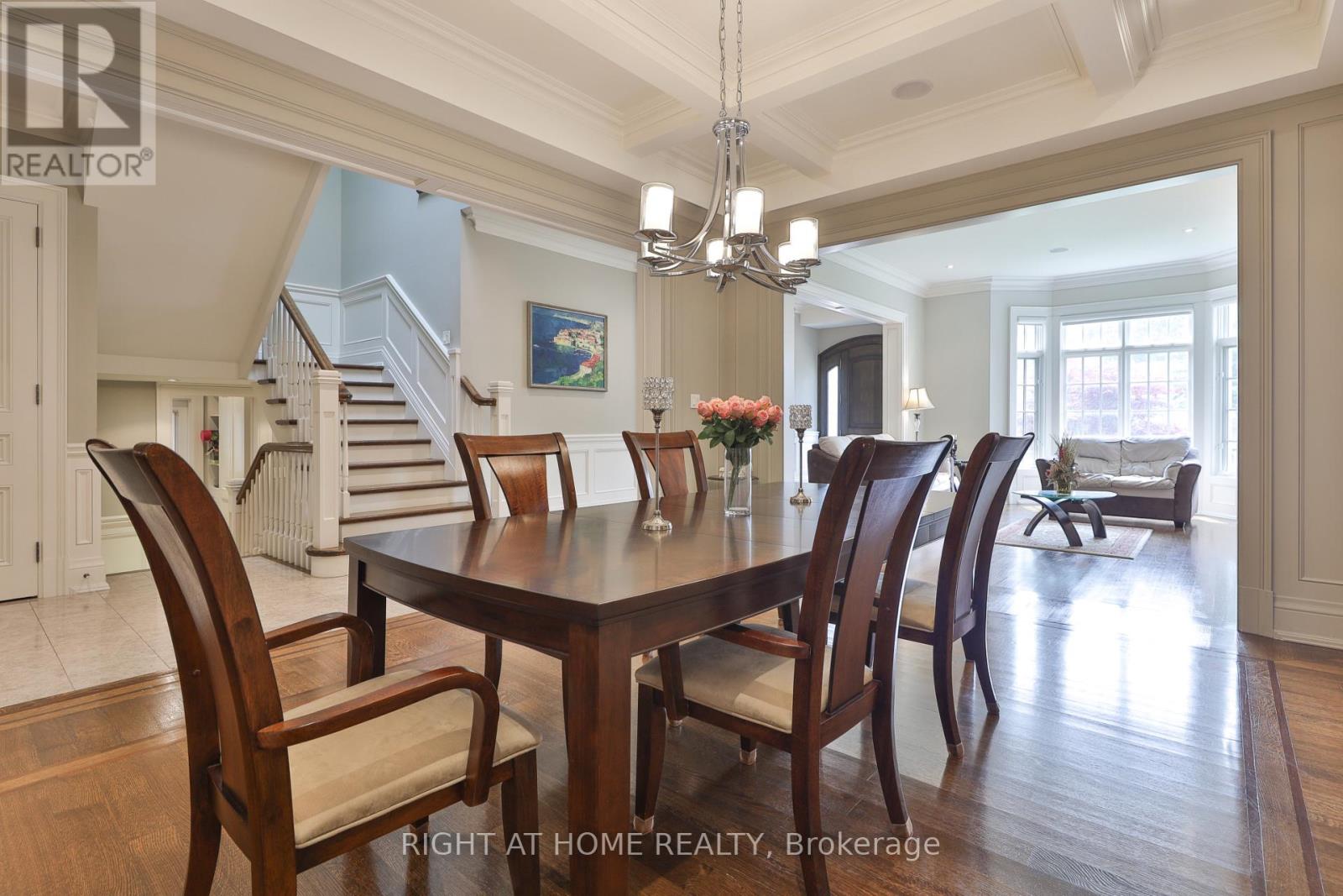 154 Munro Boulevard, Toronto, Ontario  M2P 1C8 - Photo 7 - C13669652