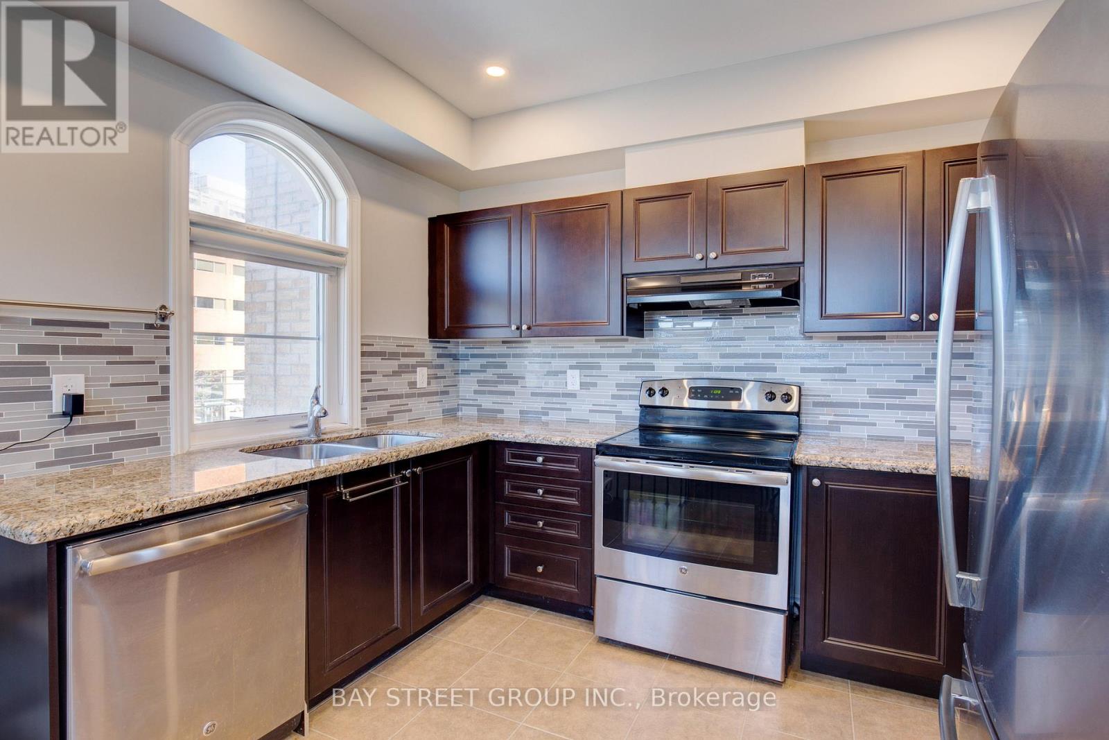 3 - 37 Drewry Avenue, Toronto, Ontario M2M 0B5 - Photo 9 - C13669664