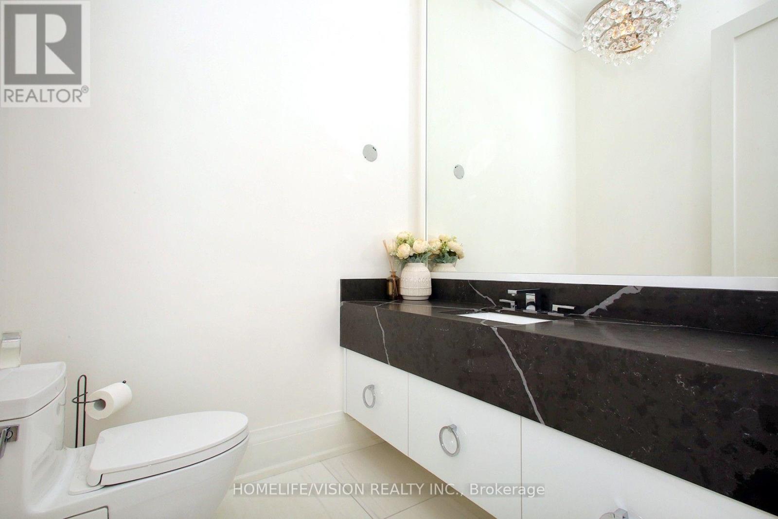 35 Longwood Drive S, Toronto, Ontario  M3B 1T9 - Photo 39 - C13669680