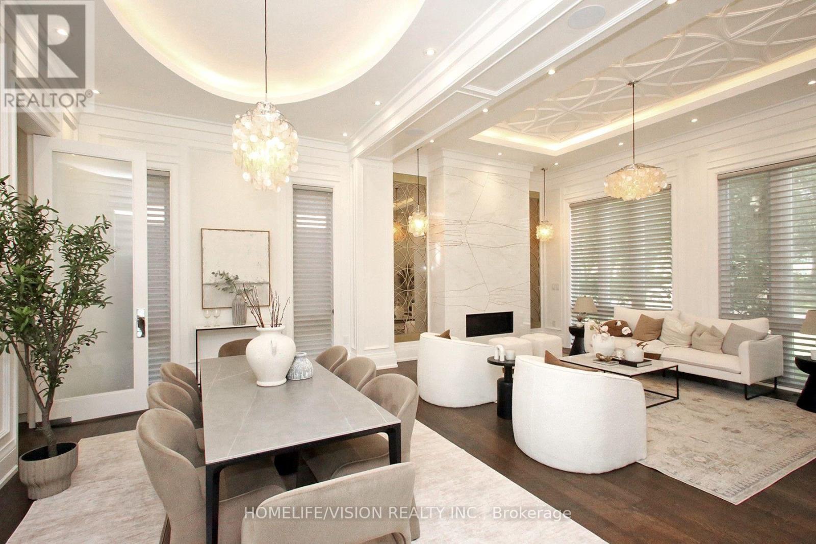 35 Longwood Drive S, Toronto, Ontario  M3B 1T9 - Photo 4 - C13669680