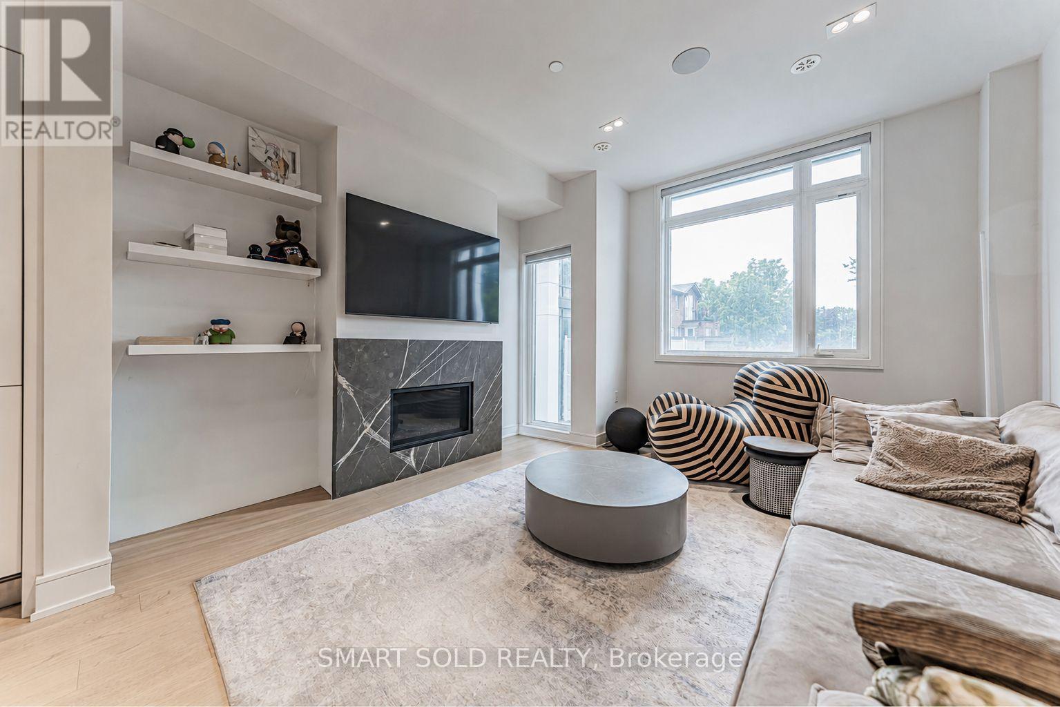 9 FLAX FIELD LANE, Toronto, Ontario