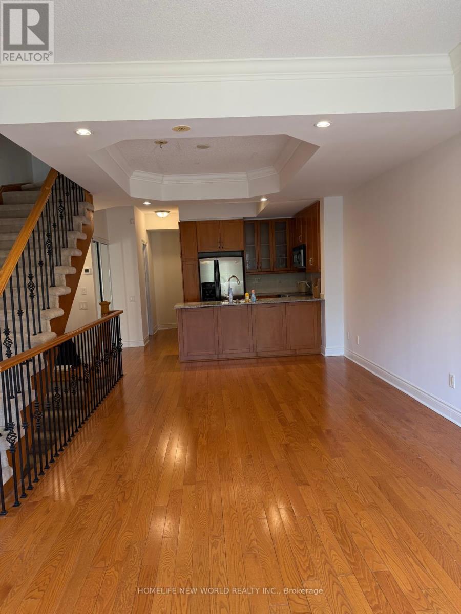 3 - 426 Kenneth Avenue, Toronto, Ontario  M2N 4W3 - Photo 2 - C13669736