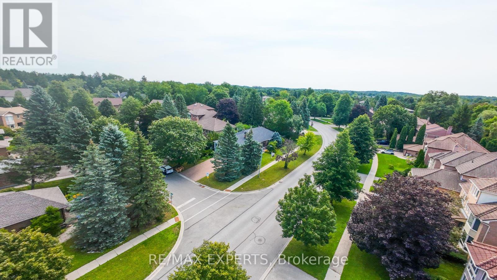 284 Murray Drive, Aurora, Ontario  L4G 6B1 - Photo 3 - N13669752