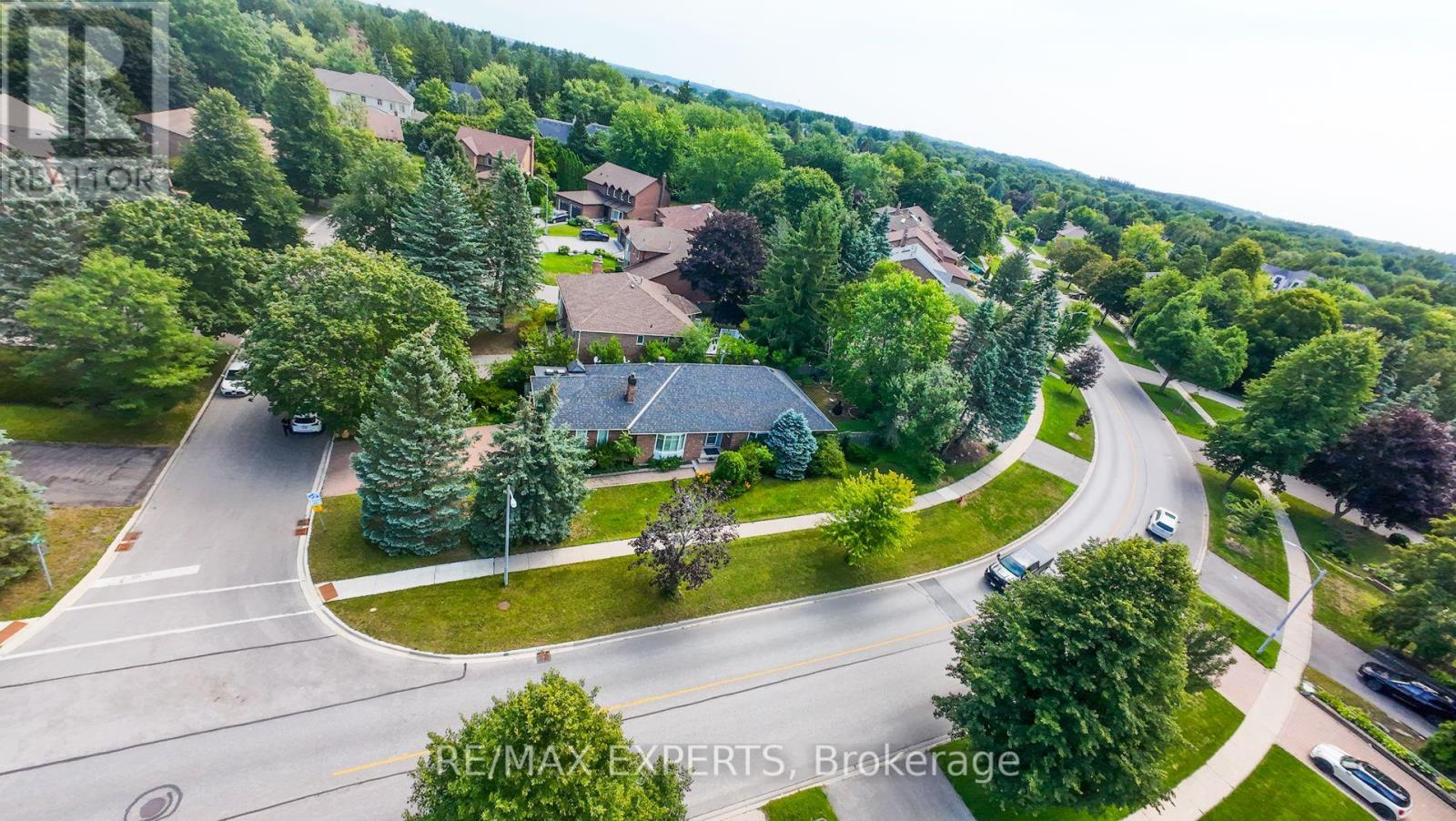284 Murray Drive, Aurora, Ontario  L4G 6B1 - Photo 4 - N13669752