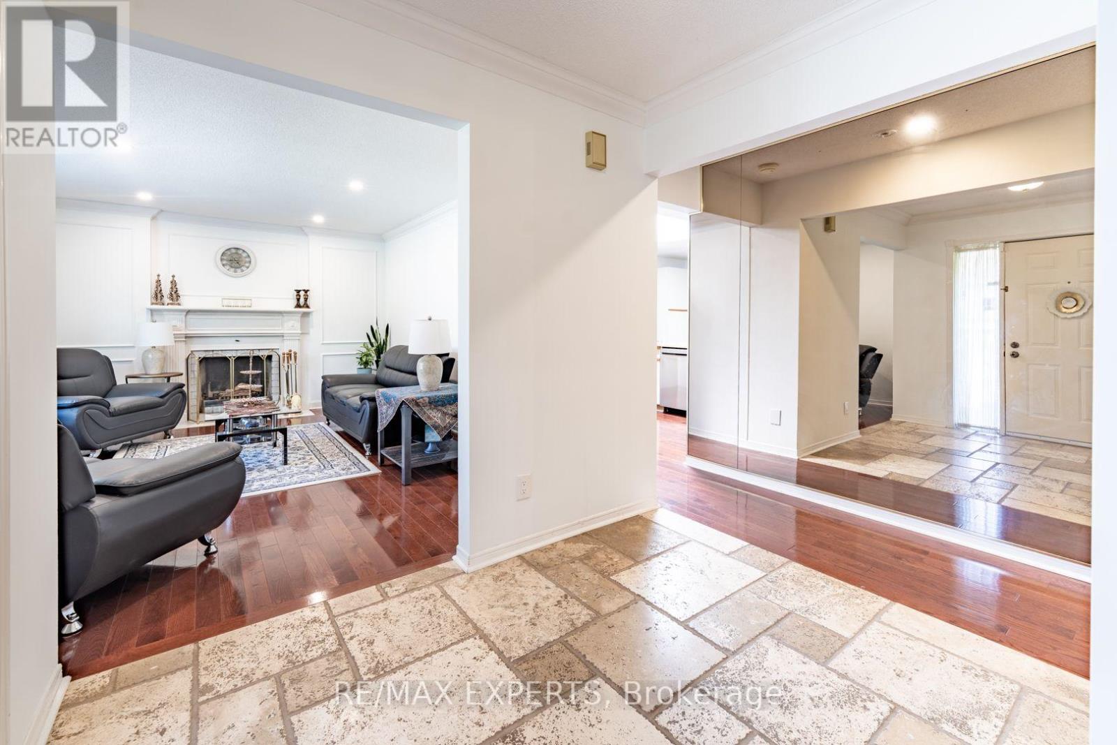 284 Murray Drive, Aurora, Ontario  L4G 6B1 - Photo 7 - N13669752