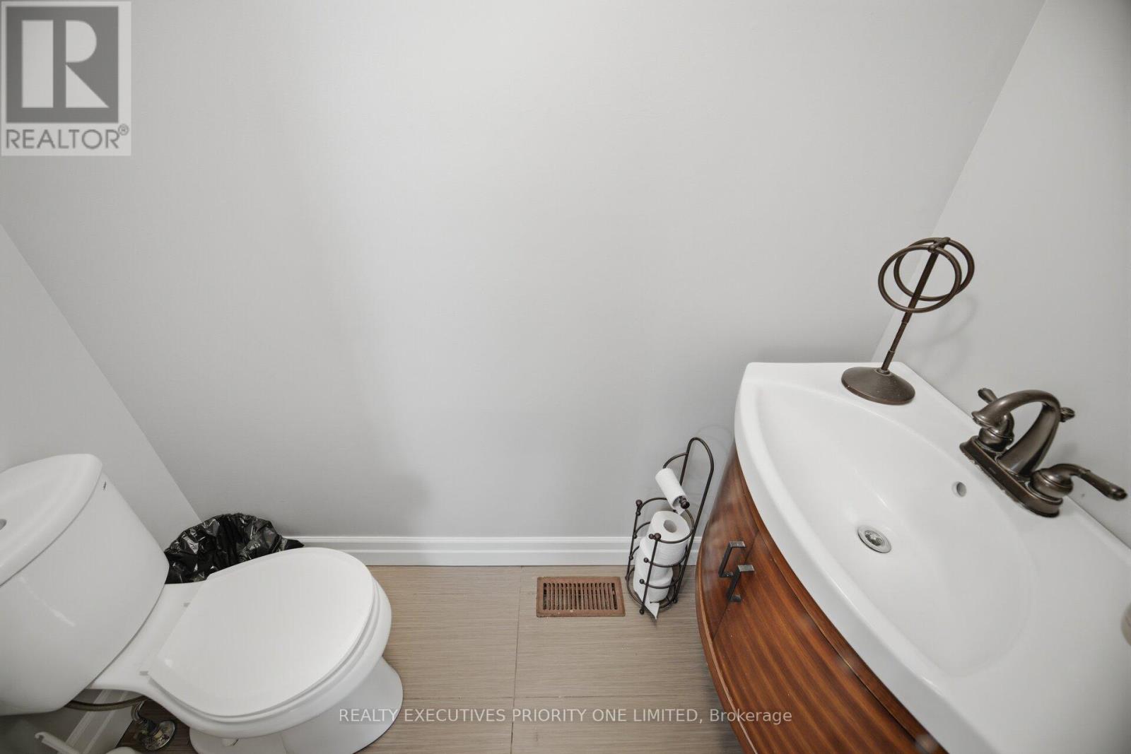 24 Archbury Circle, Caledon, Ontario  L7E 2H7 - Photo 12 - W13669730