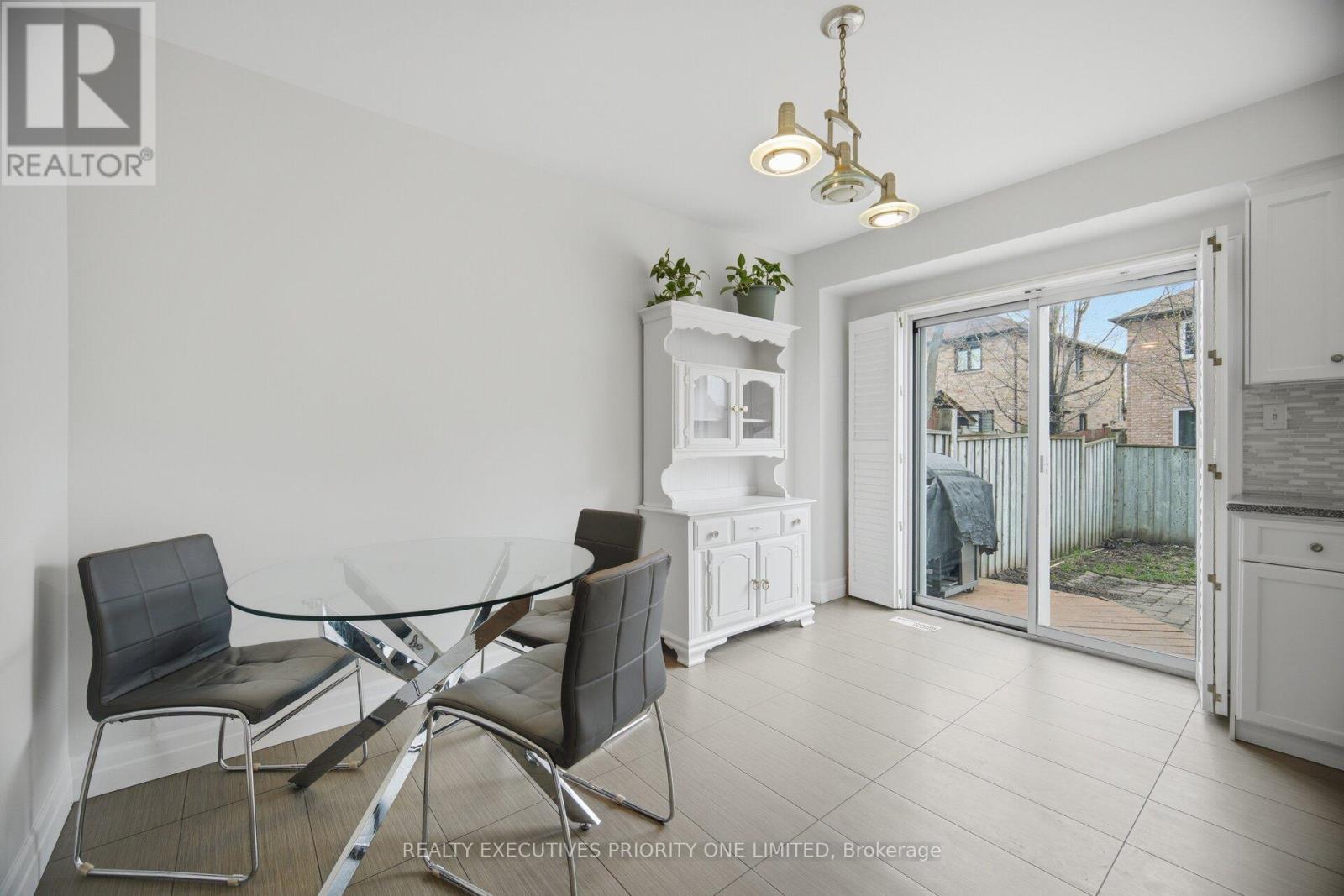 24 Archbury Circle, Caledon, Ontario  L7E 2H7 - Photo 8 - W13669730