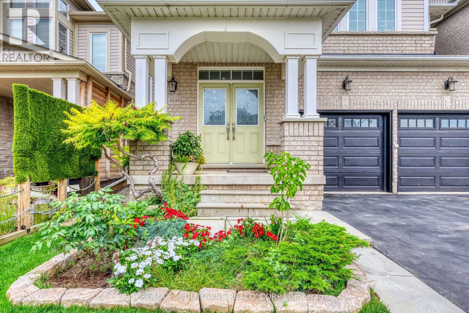 4849 Columbus Drive, Burlington, Ontario  L7M 0H3 - Photo 3 - W13669732