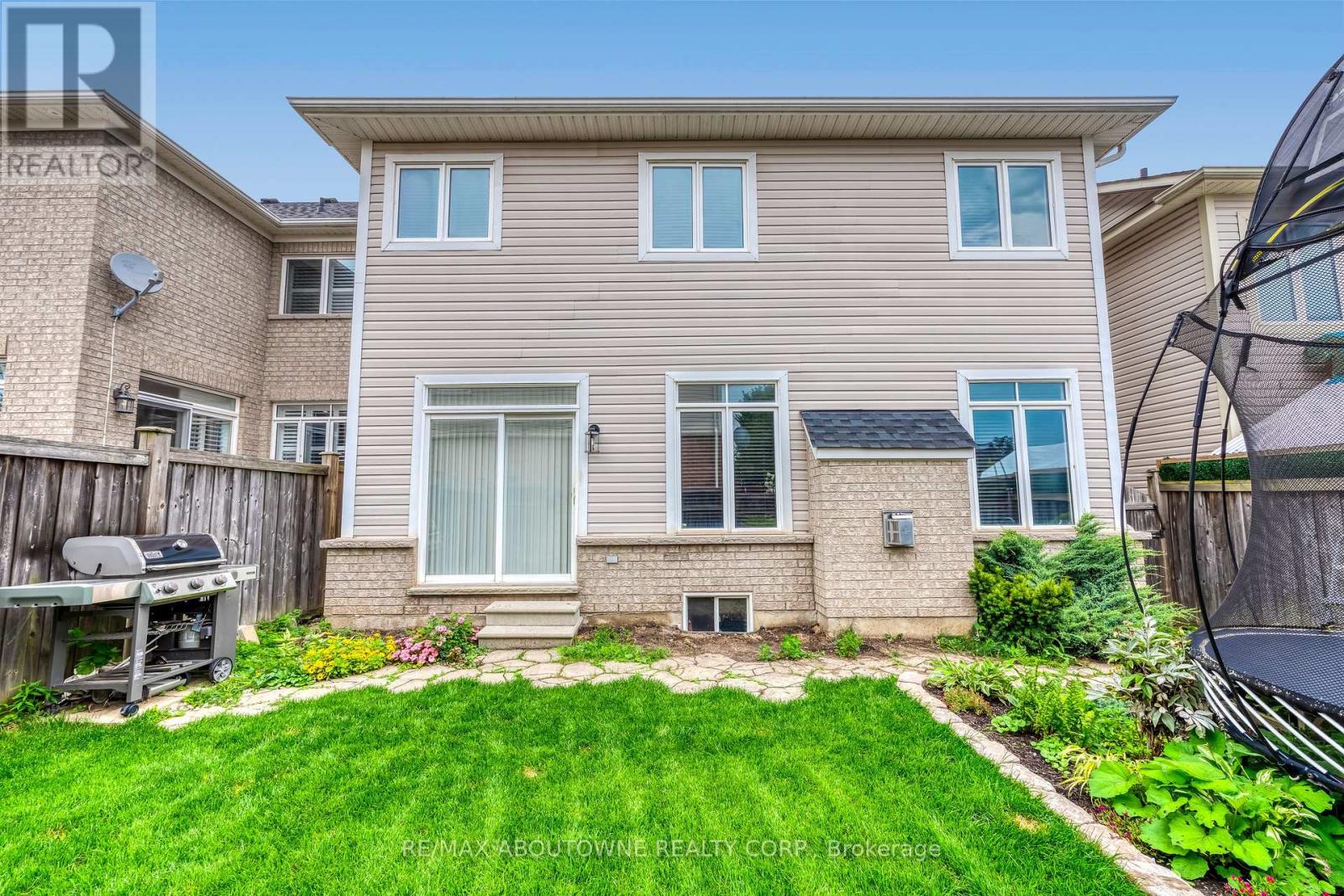 4849 Columbus Drive, Burlington, Ontario  L7M 0H3 - Photo 5 - W13669732