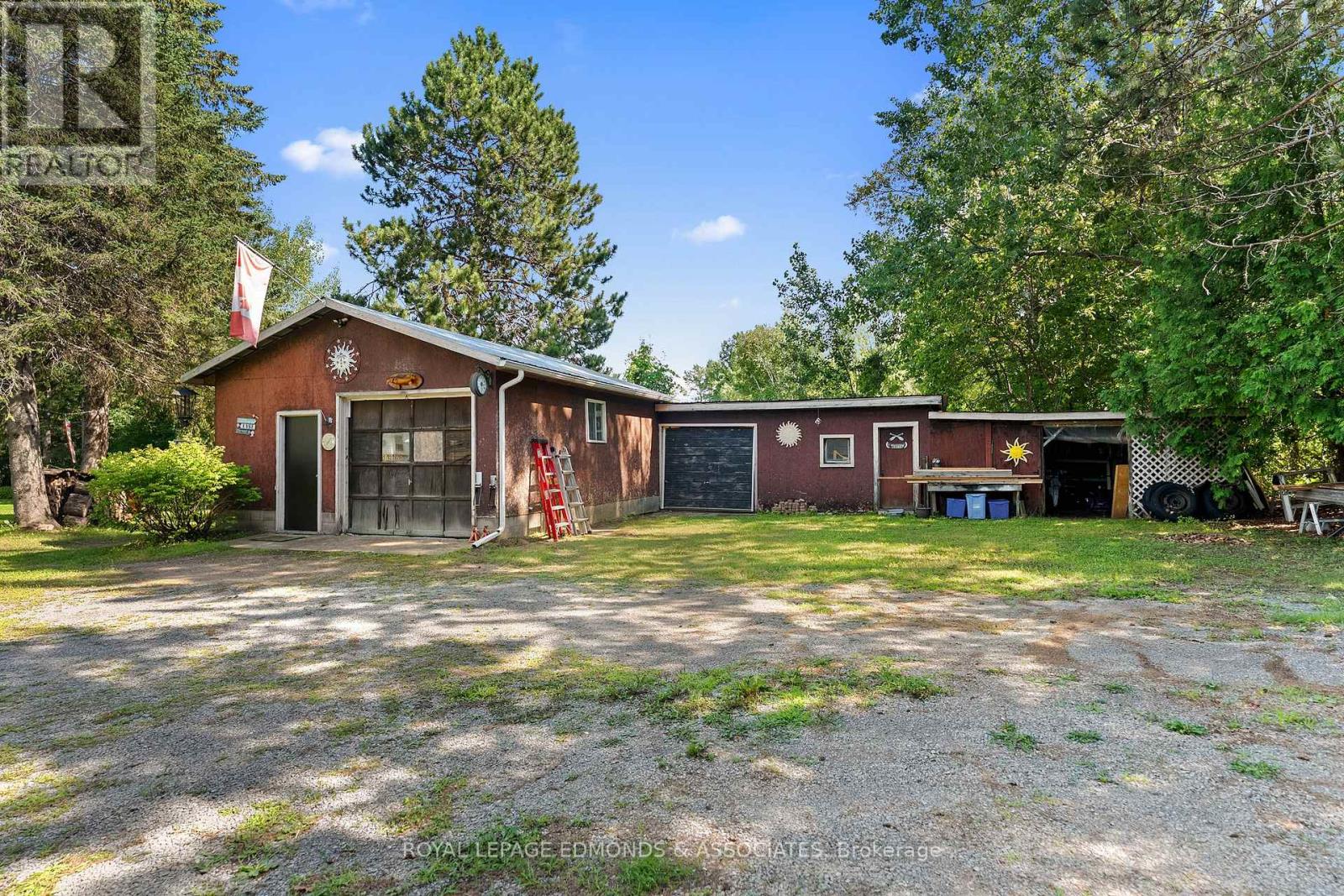 11132 & 11140 Round Lake Road, Laurentian Valley, Ontario  K8A 6W8 - Photo 46 - X13669794