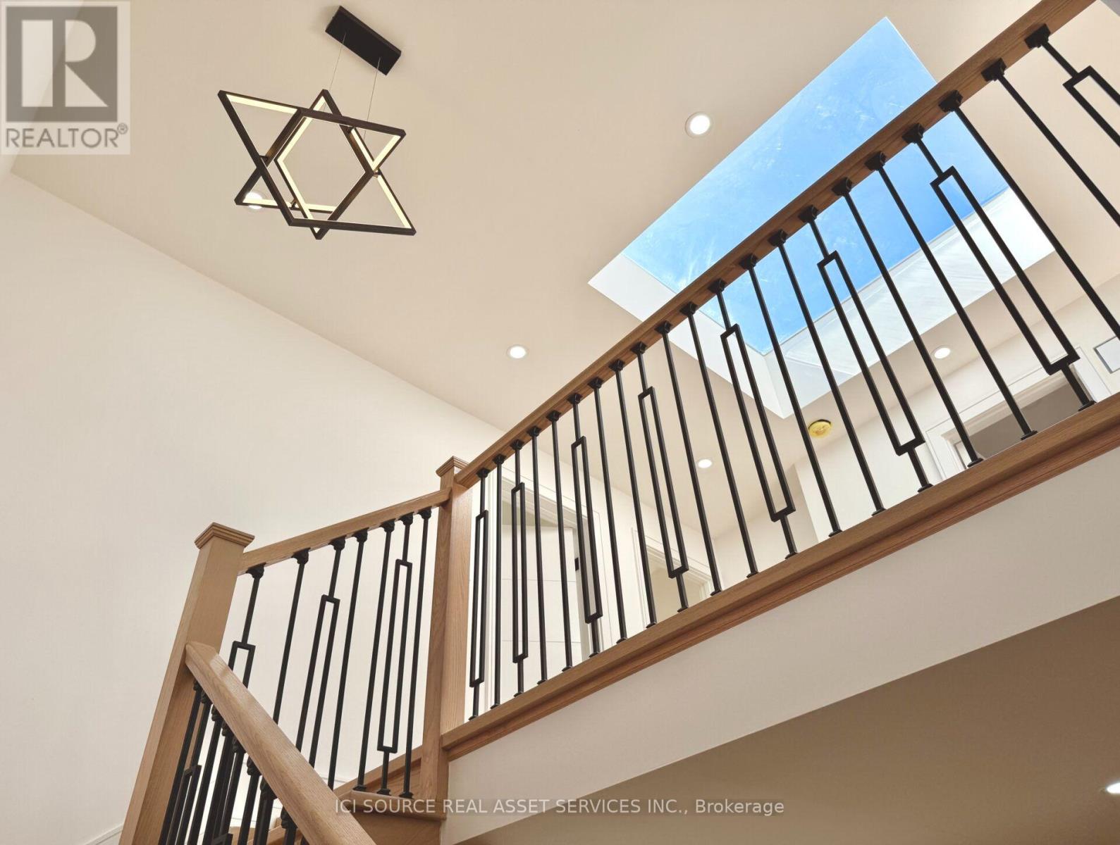 21 Vanbrugh Avenue, Toronto, Ontario  M1N 3S8 - Photo 13 - E13669774