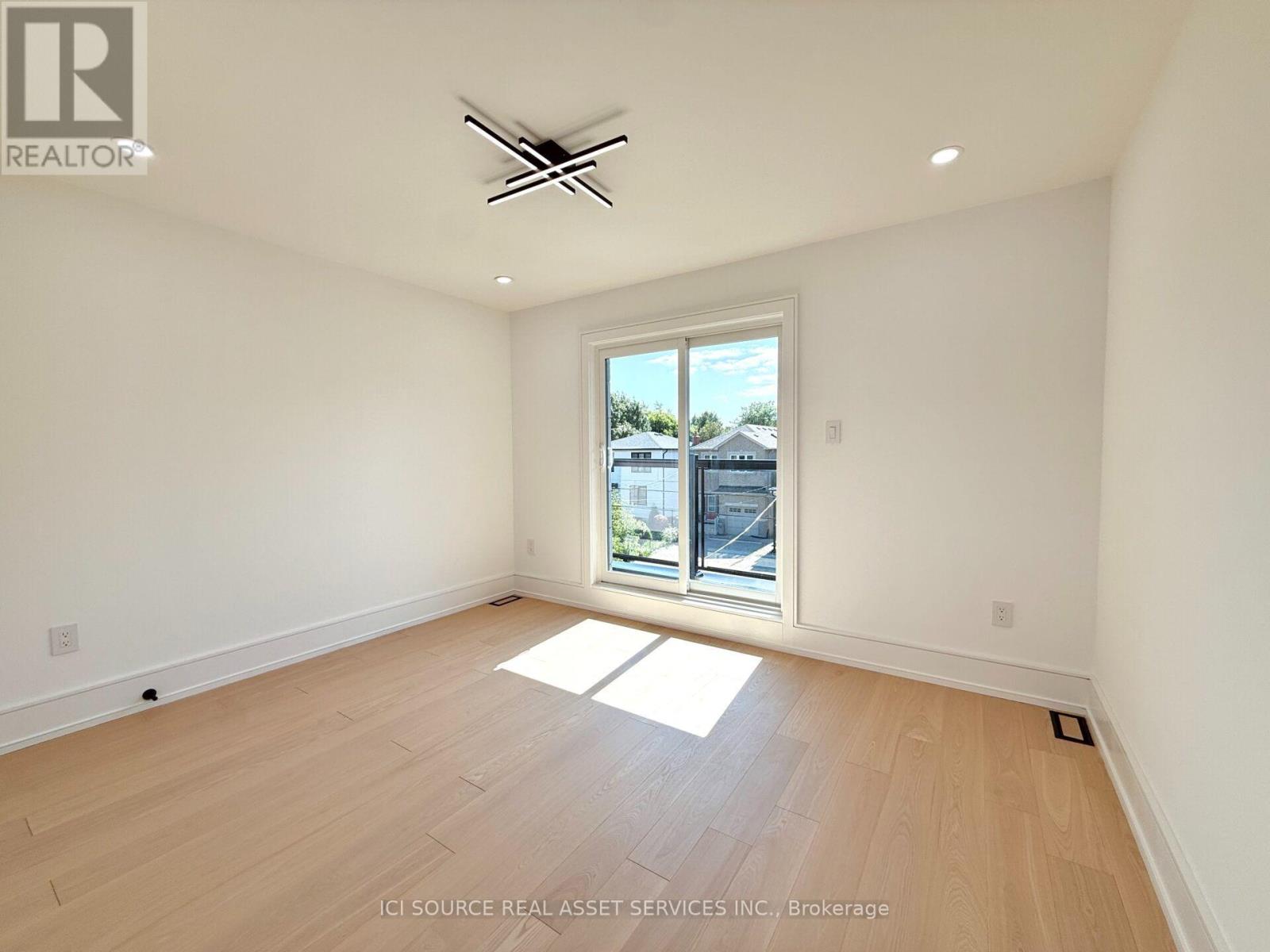 21 Vanbrugh Avenue, Toronto, Ontario  M1N 3S8 - Photo 25 - E13669774