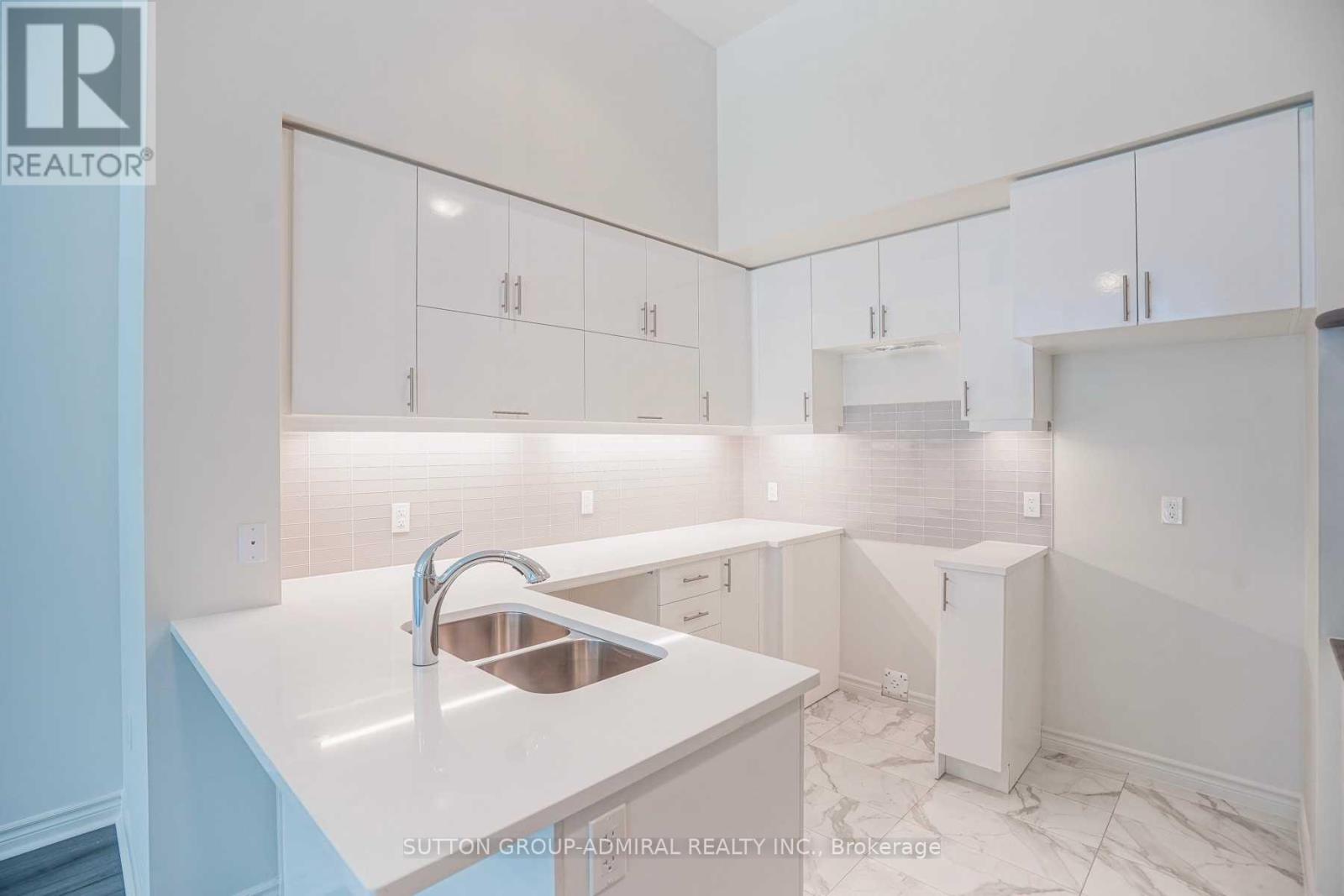 Th 104 - 39 Annie Craig Drive, Toronto, Ontario M8V 0C5 - Photo 6 - W13669786