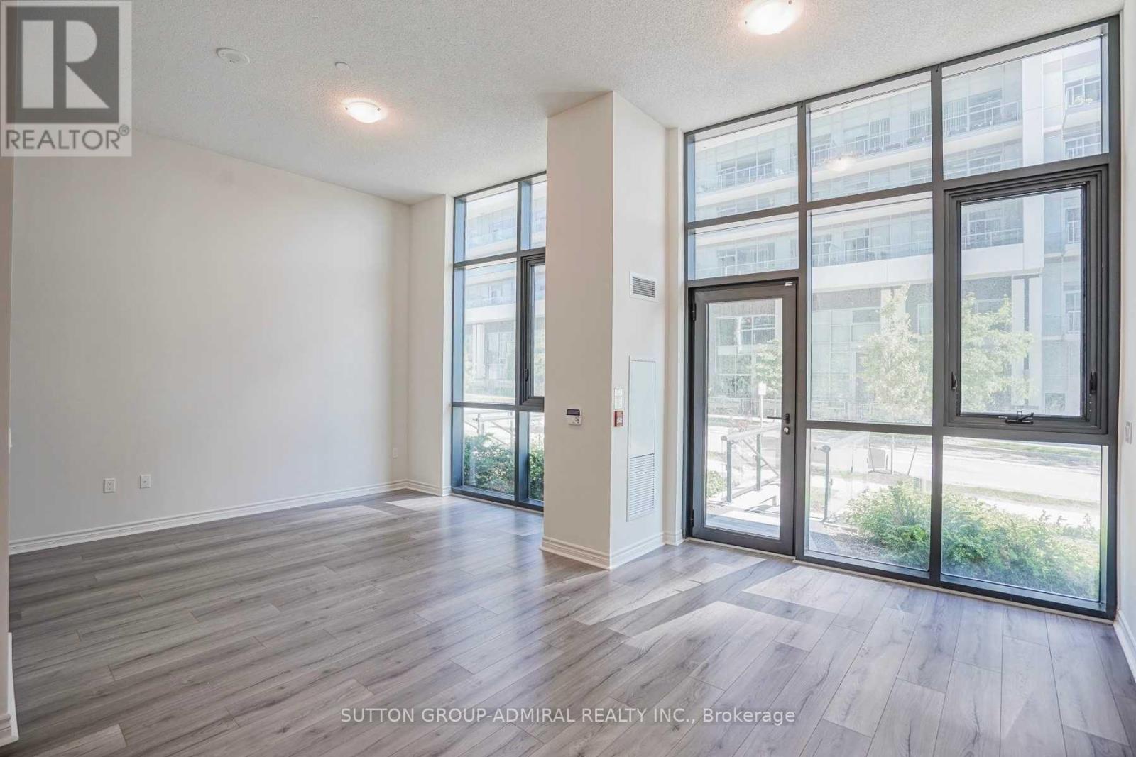 Th 104 - 39 Annie Craig Drive, Toronto, Ontario M8V 0C5 - Photo 7 - W13669786