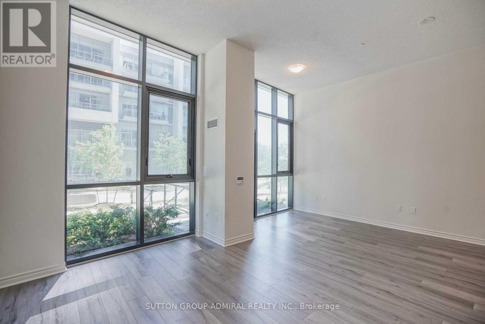 Th 104 - 39 Annie Craig Drive, Toronto, Ontario M8V 0C5 - Photo 8 - W13669786