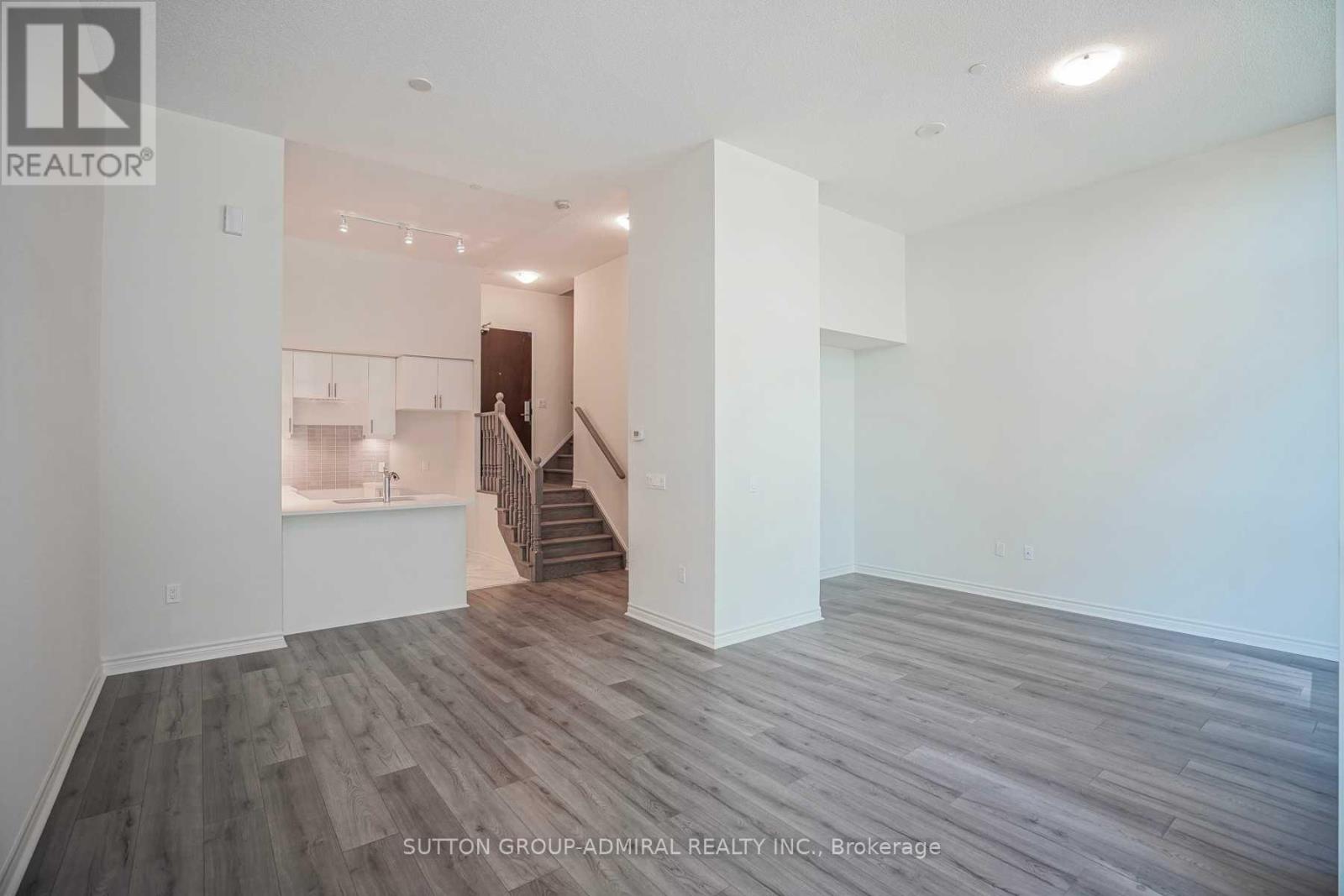 Th 104 - 39 Annie Craig Drive, Toronto, Ontario M8V 0C5 - Photo 9 - W13669786